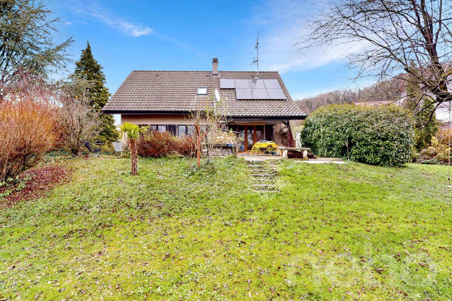 Detached house on a large quiet plot - Photo 10 of 12