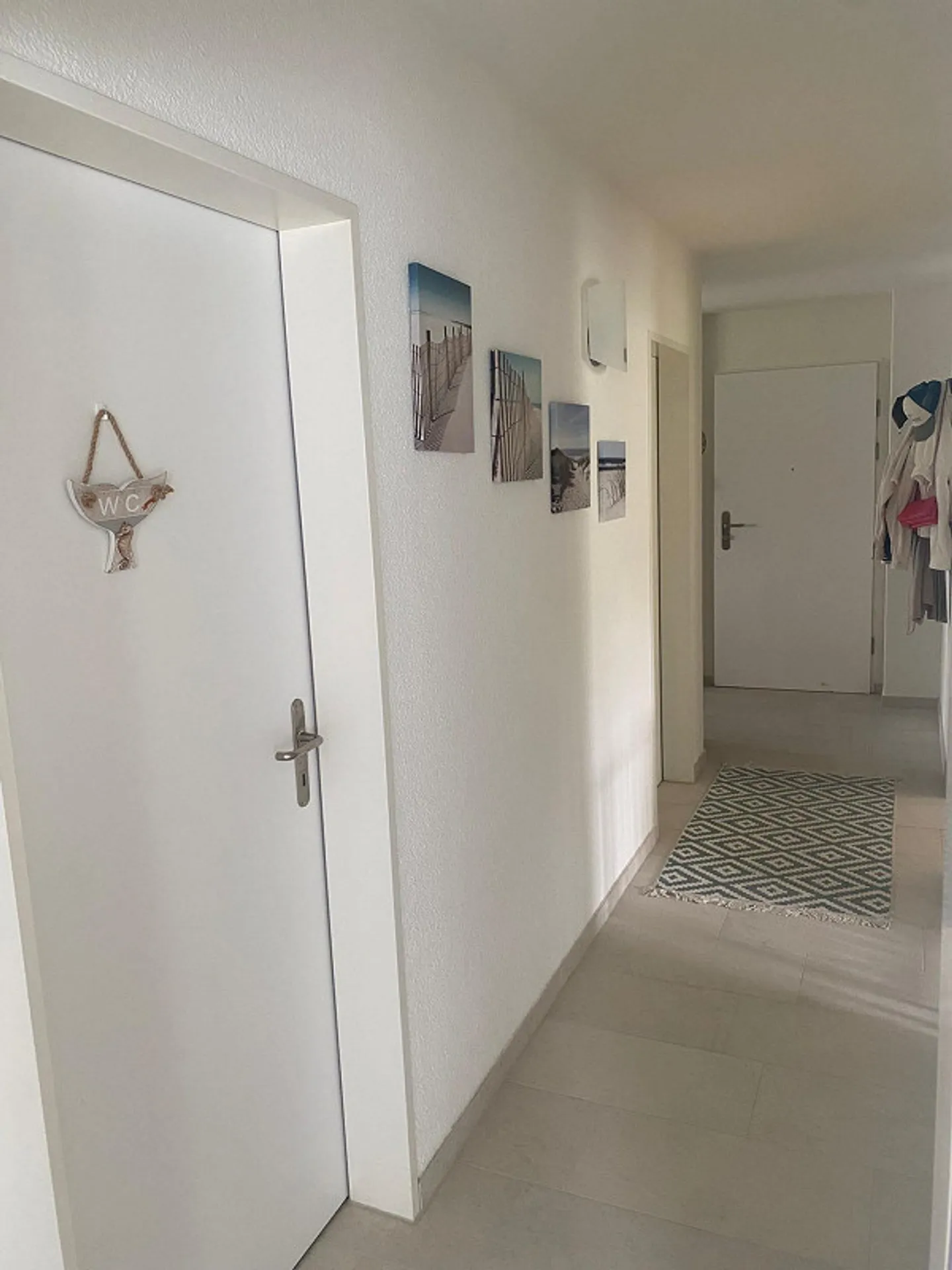 Bellissimo appartamento di 4,5 stanze con molto spazio in una posizione tranquilla - Foto 4 di 9