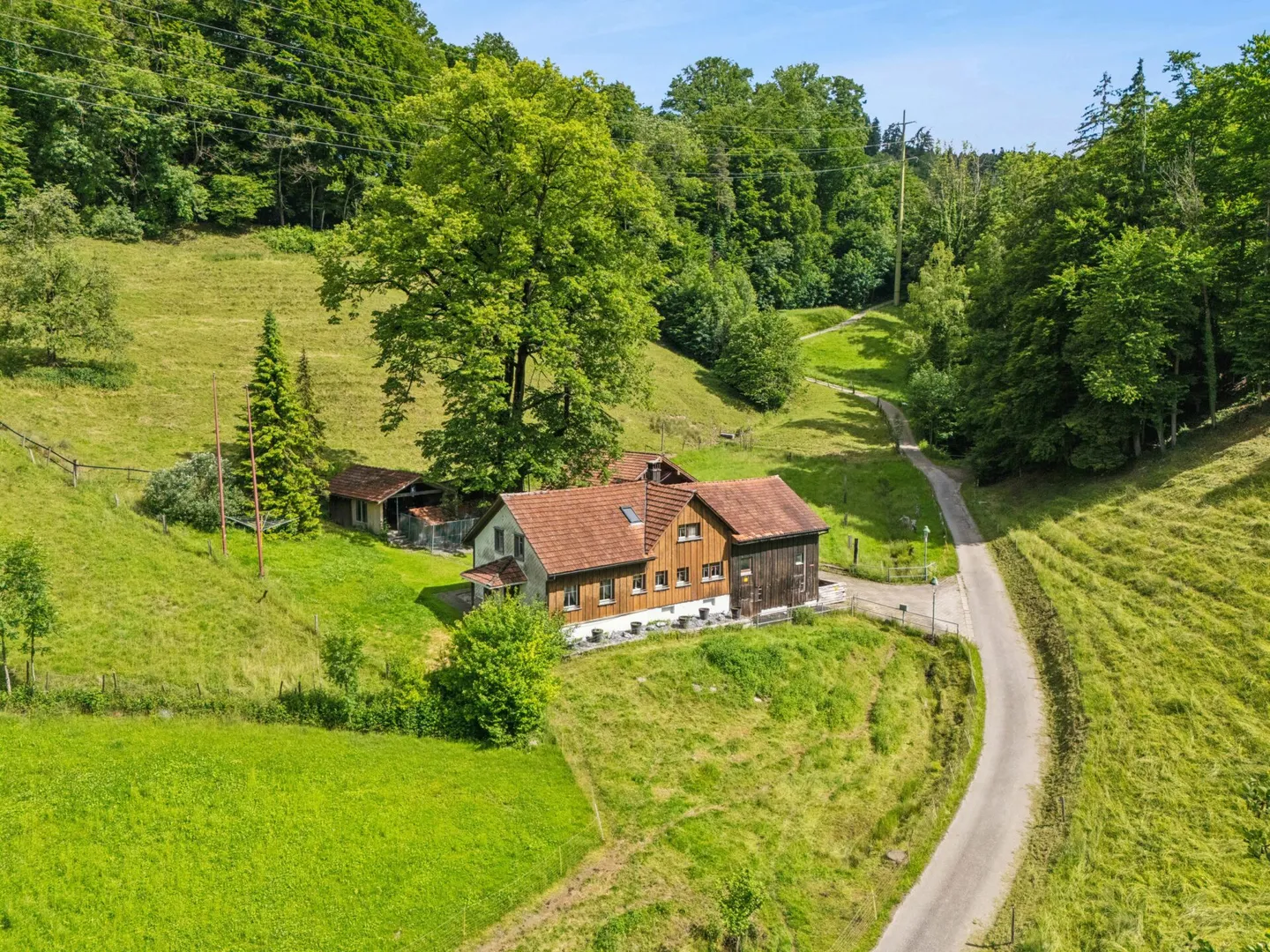 Proprietà equestre conveniente con grande potenziale nel verde idilliaco - Foto 1 di 16