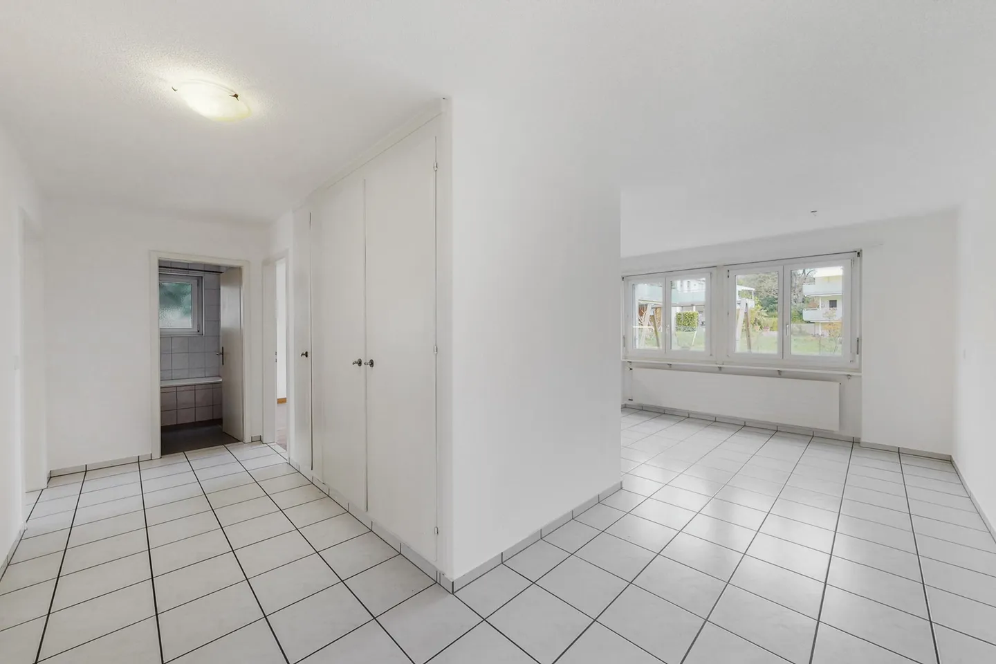 Bright apartment in a quiet residential area - first net rent free. - Photo 5 of 12