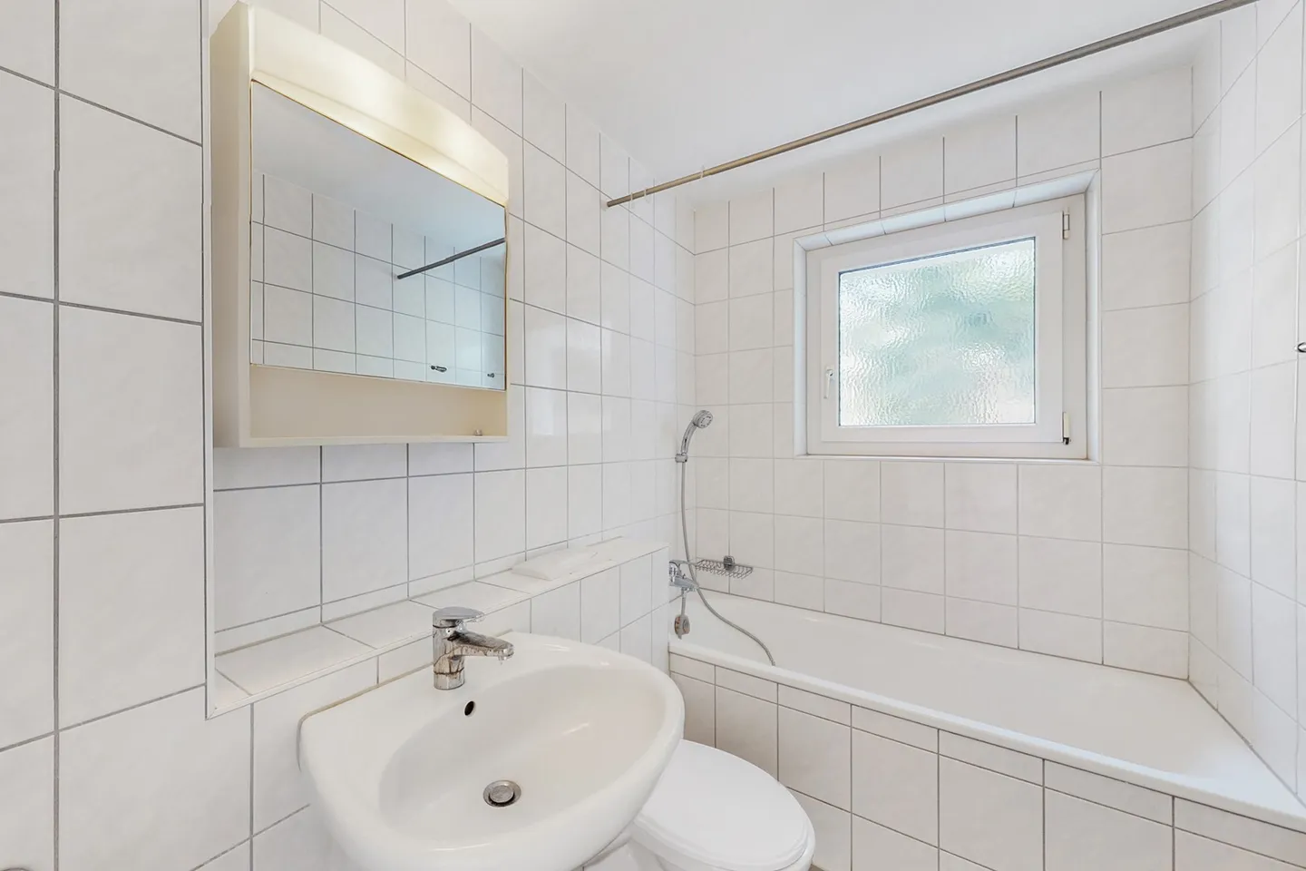 Bright apartment in a quiet residential area - first net rent free. - Photo 6 of 12