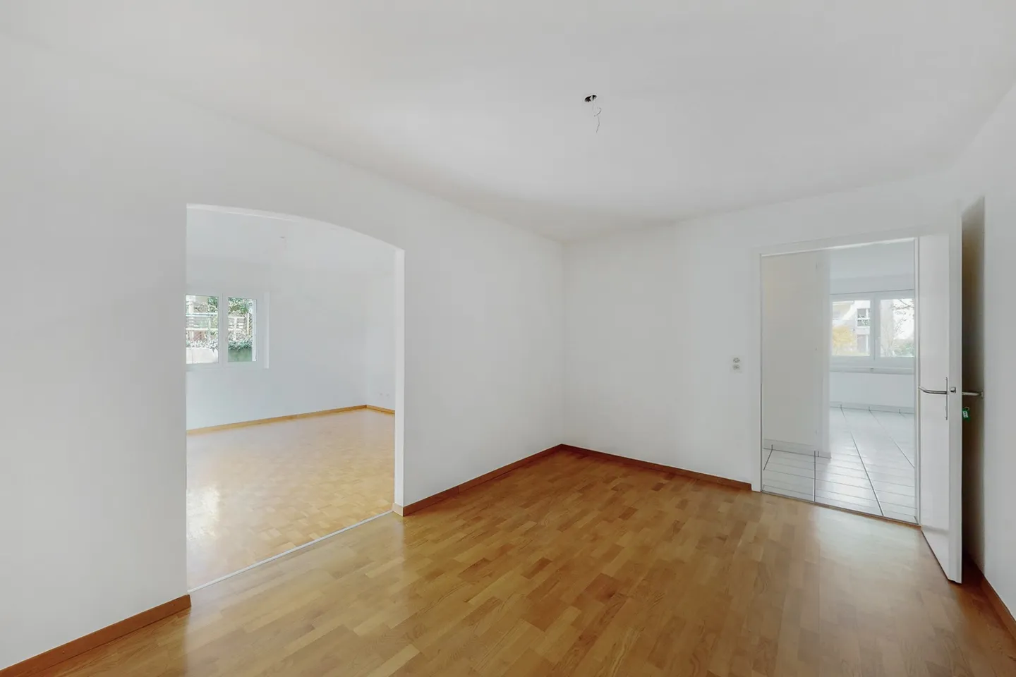 Bright apartment in a quiet residential area - first net rent free. - Photo 8 of 12