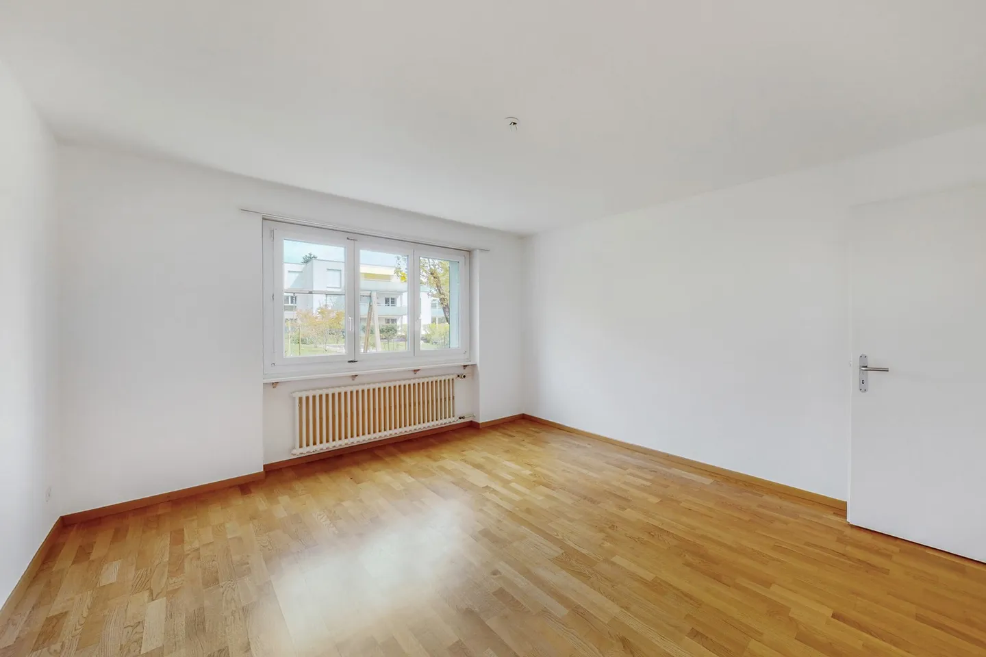 Bright apartment in a quiet residential area - first net rent free. - Photo 9 of 12