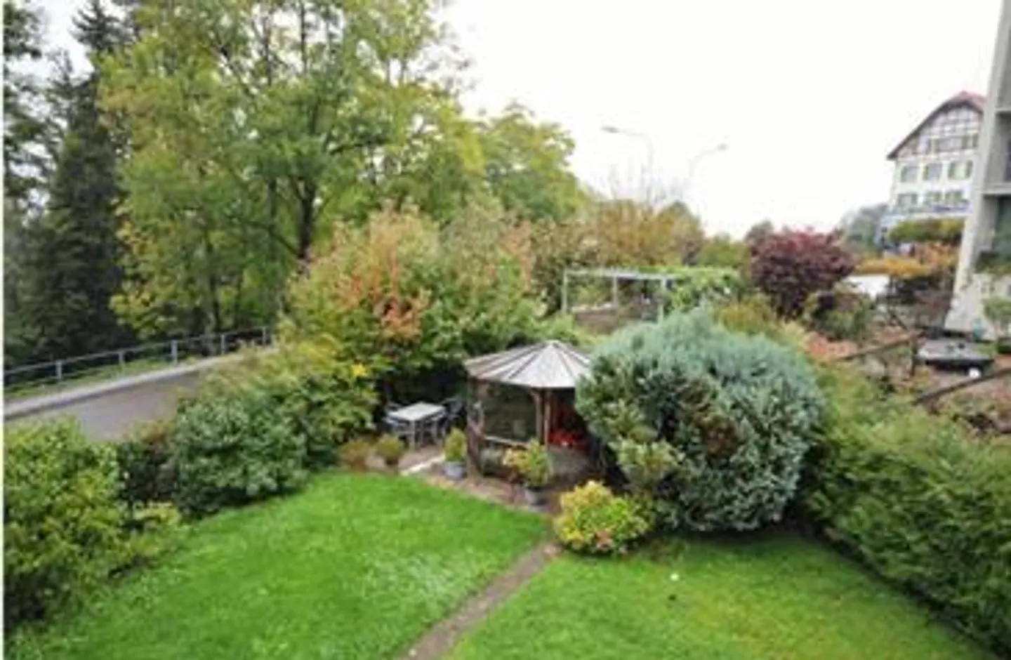 Attractive 4.5-Room Old Building Apartment with Charm - Photo 12 of 14