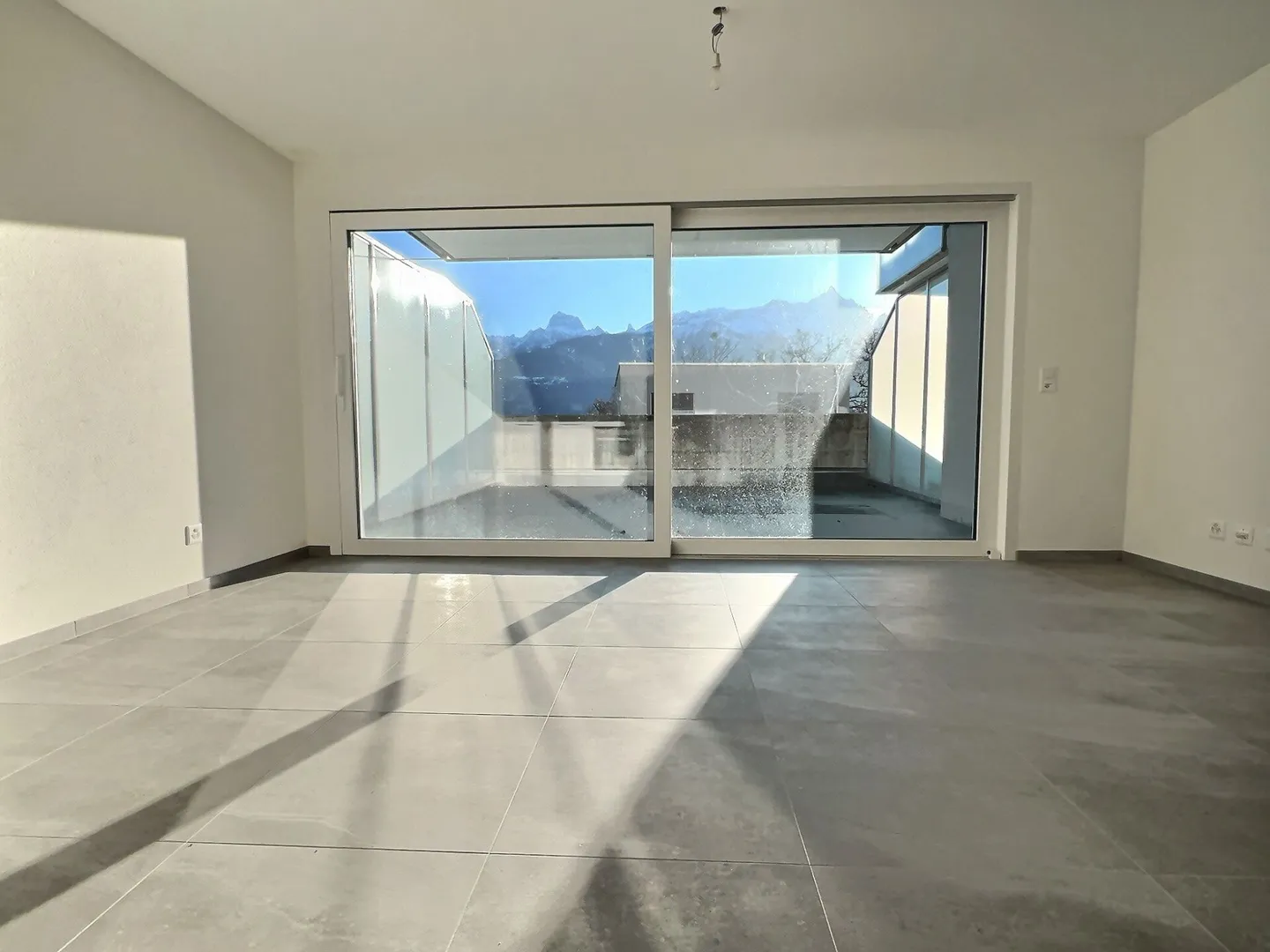 Nouvel appartement 2,5 pièces - Photo 2 sur 17