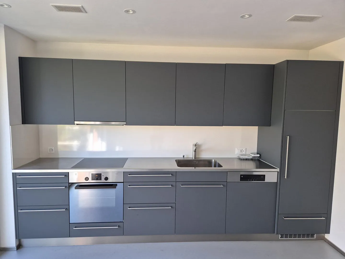 Modern 3.5-room terraced house in a quiet location in Ziefen - Photo 2 of 12