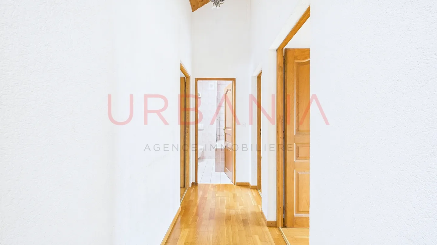 Terraced house to refresh in a sought-after area of Vessy - Photo 8 of 15