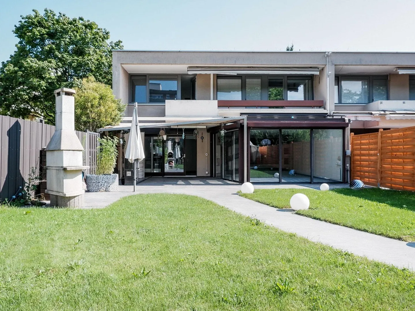 Wohnen wie im Resort – Ihr privater Garten, Spa & Pool in Reinach - Foto 6 von 13