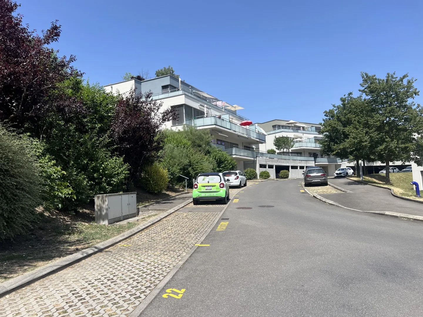 Outdoor parking space in Penthalaz - Photo 2 of 2