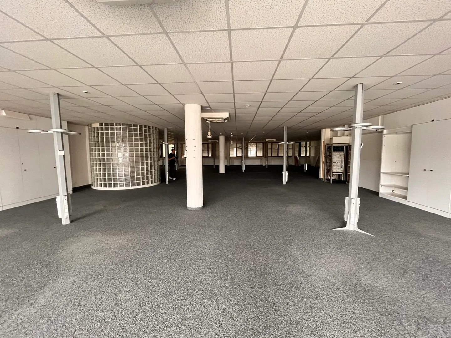 605 m² Fläche - Flexibler Mietvertrag - Foto 4 von 4