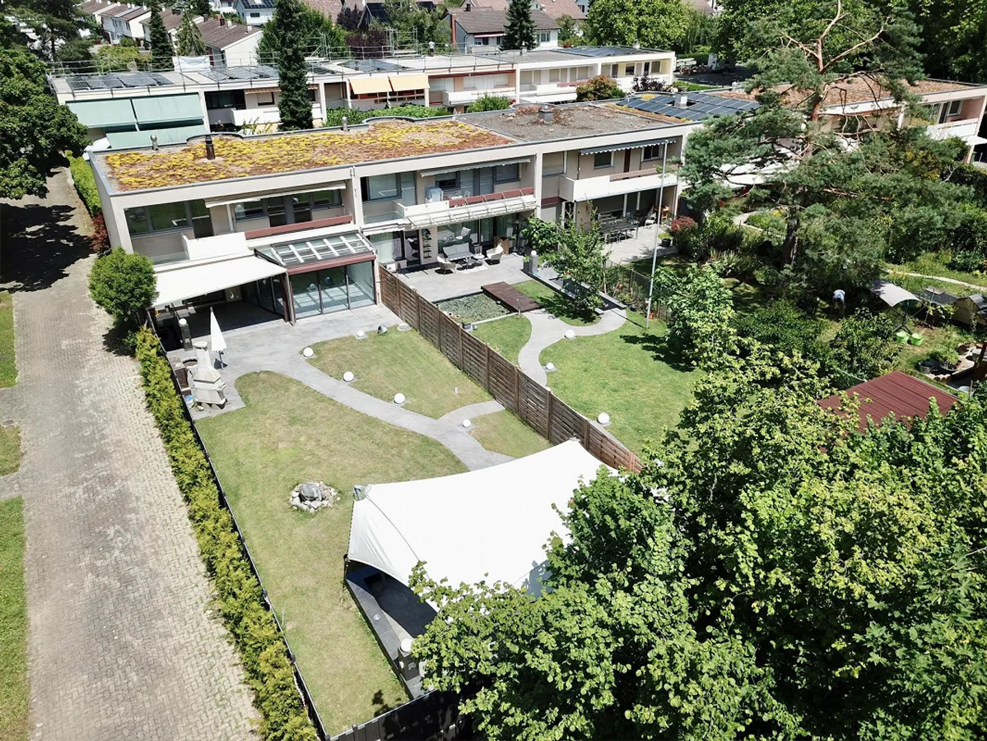 Wohnen wie im Resort – Ihr privater Garten, Spa & Pool in Reinach - Foto 12 von 13