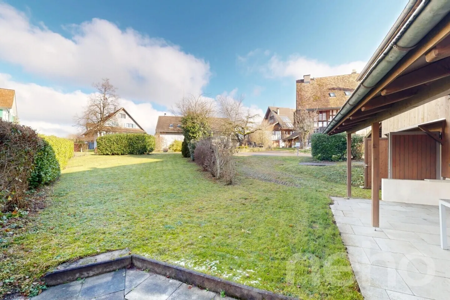 Charming 5.5-room single-family house with spacious barn - Photo 4 of 13