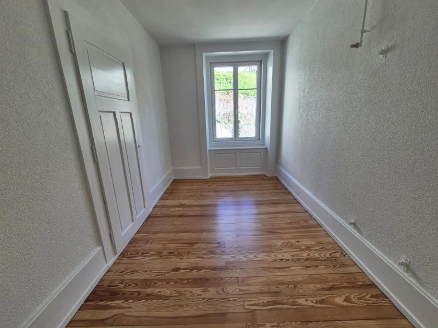 Appartement rénové avec balcon - Photo 3 sur 4