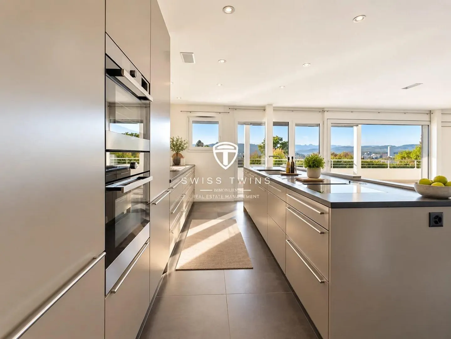 Appartamento esclusivo di 6½ locali con 203 m² di superficie abitabile e grande terrazza a Bolligen - Foto 3 di 13