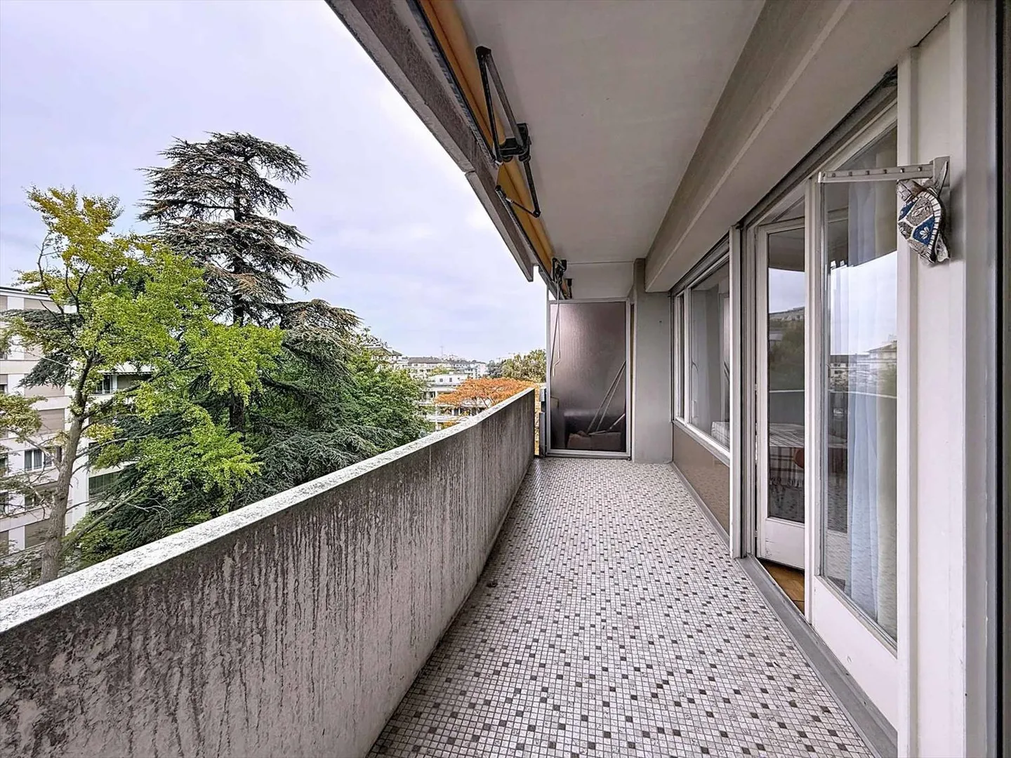 Vente en SI - Agréable appartement 2 pièces dans le quartier de Florissant - Photo 4 sur 6