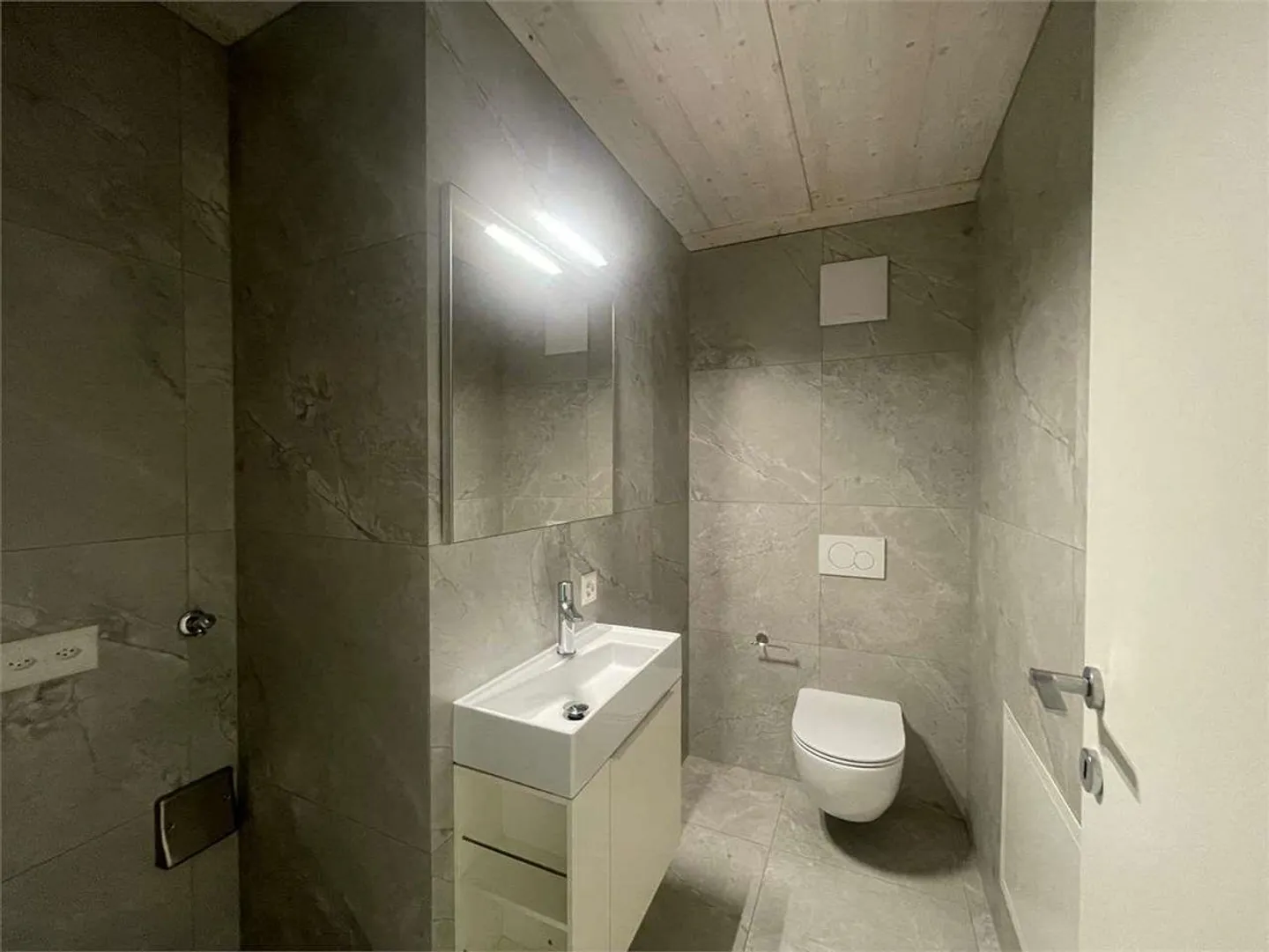 Gentilino: elegant 2.5-room apartment with livable loft - Photo 12 of 12