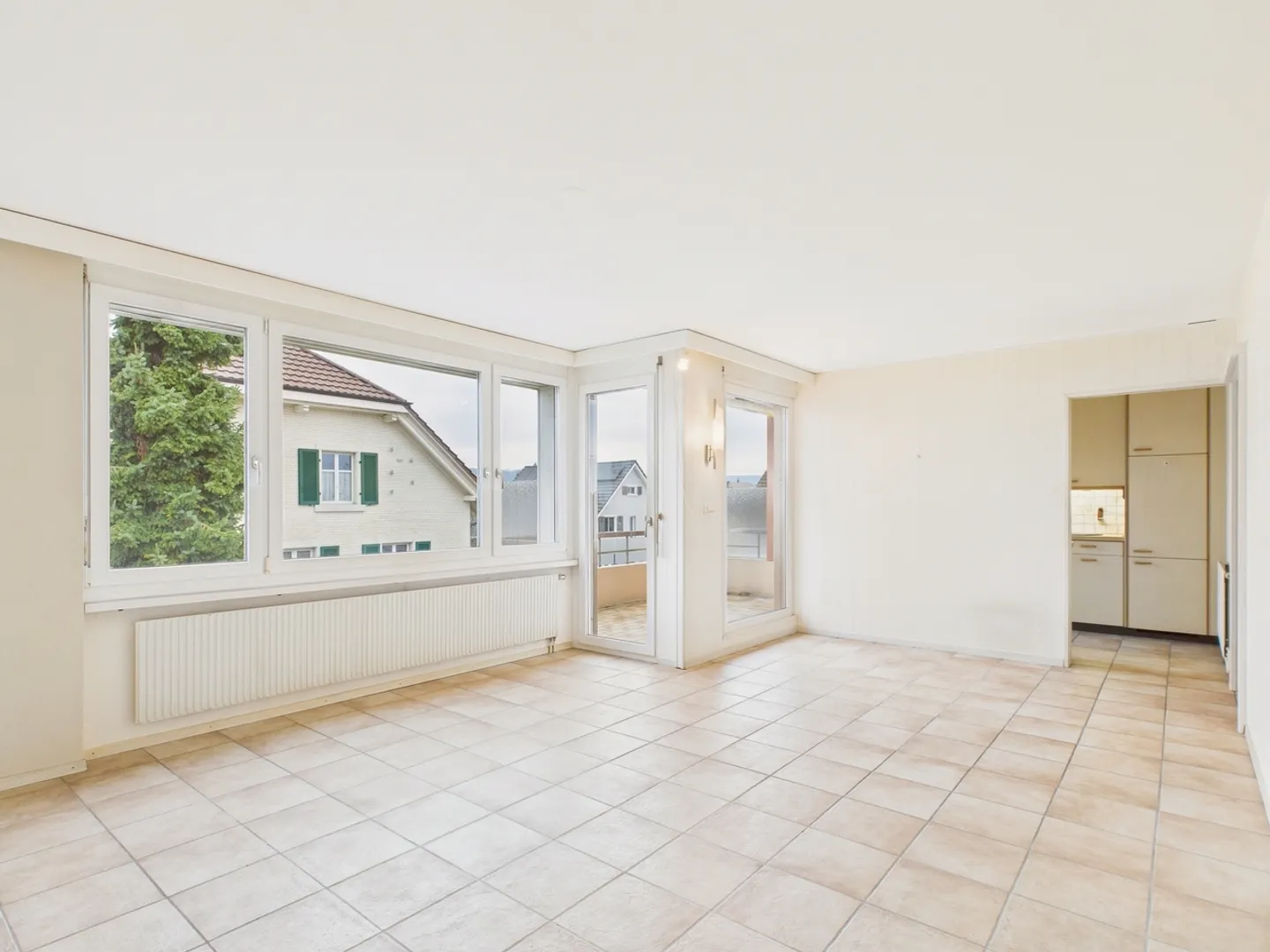 Cozy 3.5-room apartment in Möhlin, AG - Photo 2 of 12