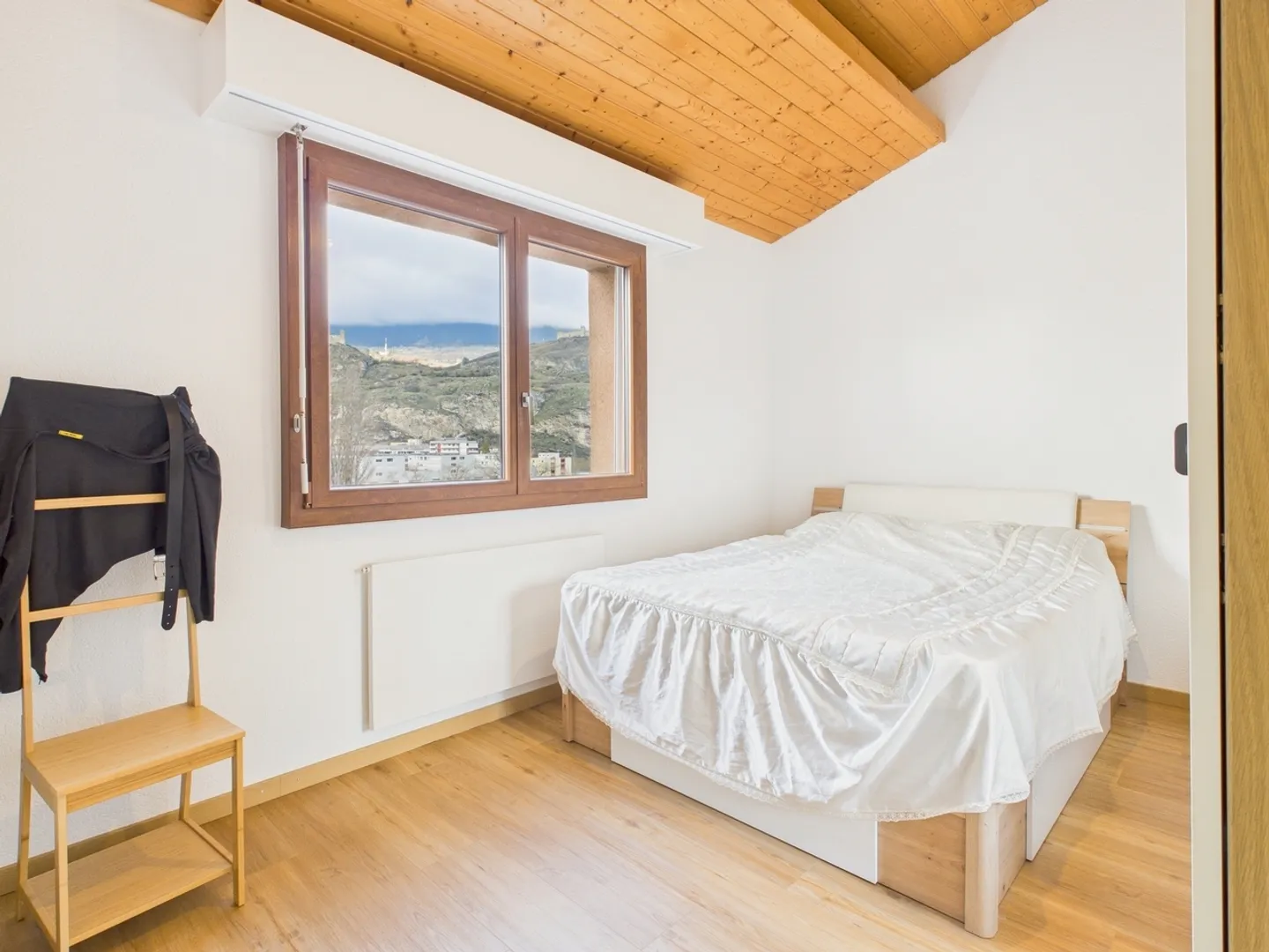 Helles 4,5-Zimmer-Apartment mit atemberaubendem Blick in Sion (Vissigen) - Foto 5 von 11