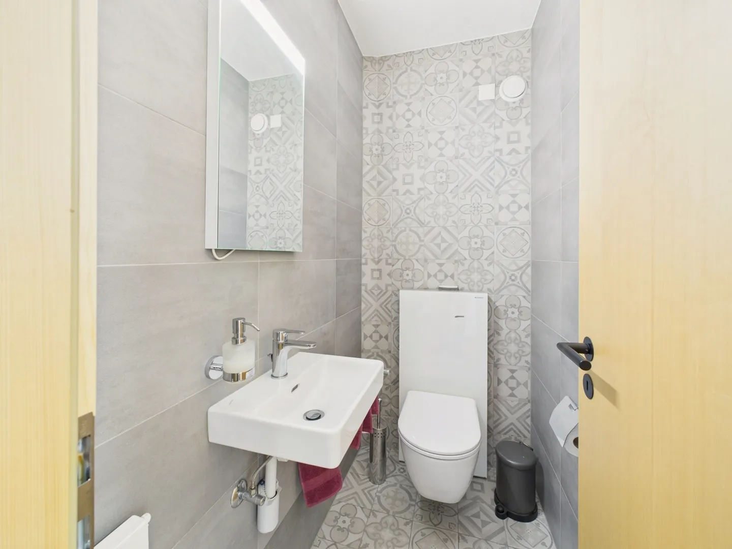 Helles 4,5-Zimmer-Apartment mit atemberaubendem Blick in Sion (Vissigen) - Foto 9 von 11