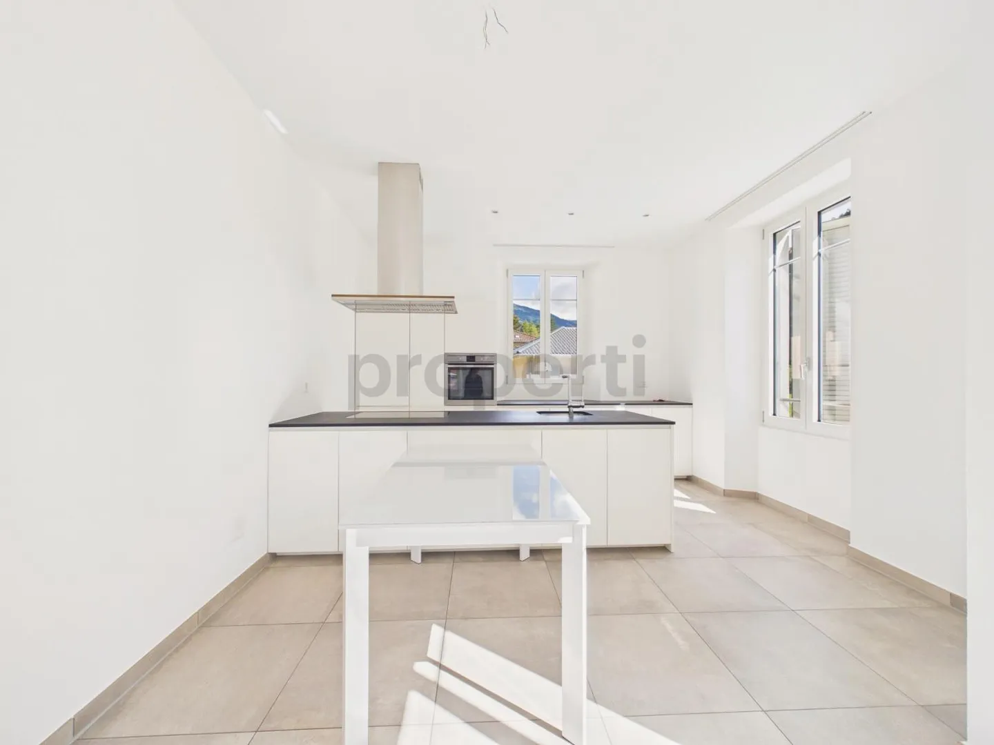 Elegant multiplex house with 10.5 rooms and balcony, Acquarossa - Photo 2 of 11