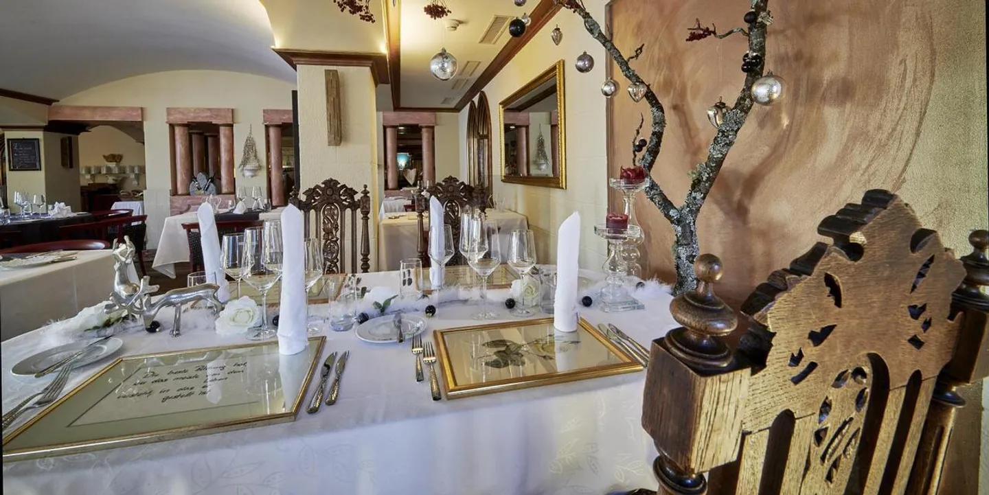 RESTAURANT GOURMET DANS UN MAGNIFIQUE MONDE MONTAGNARD - Photo 3 sur 6