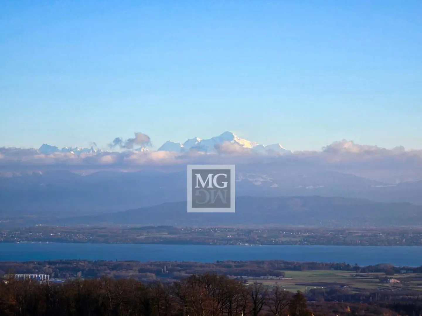 Una villa con vista lago, calma e volumi generosi? - Foto 11 di 12