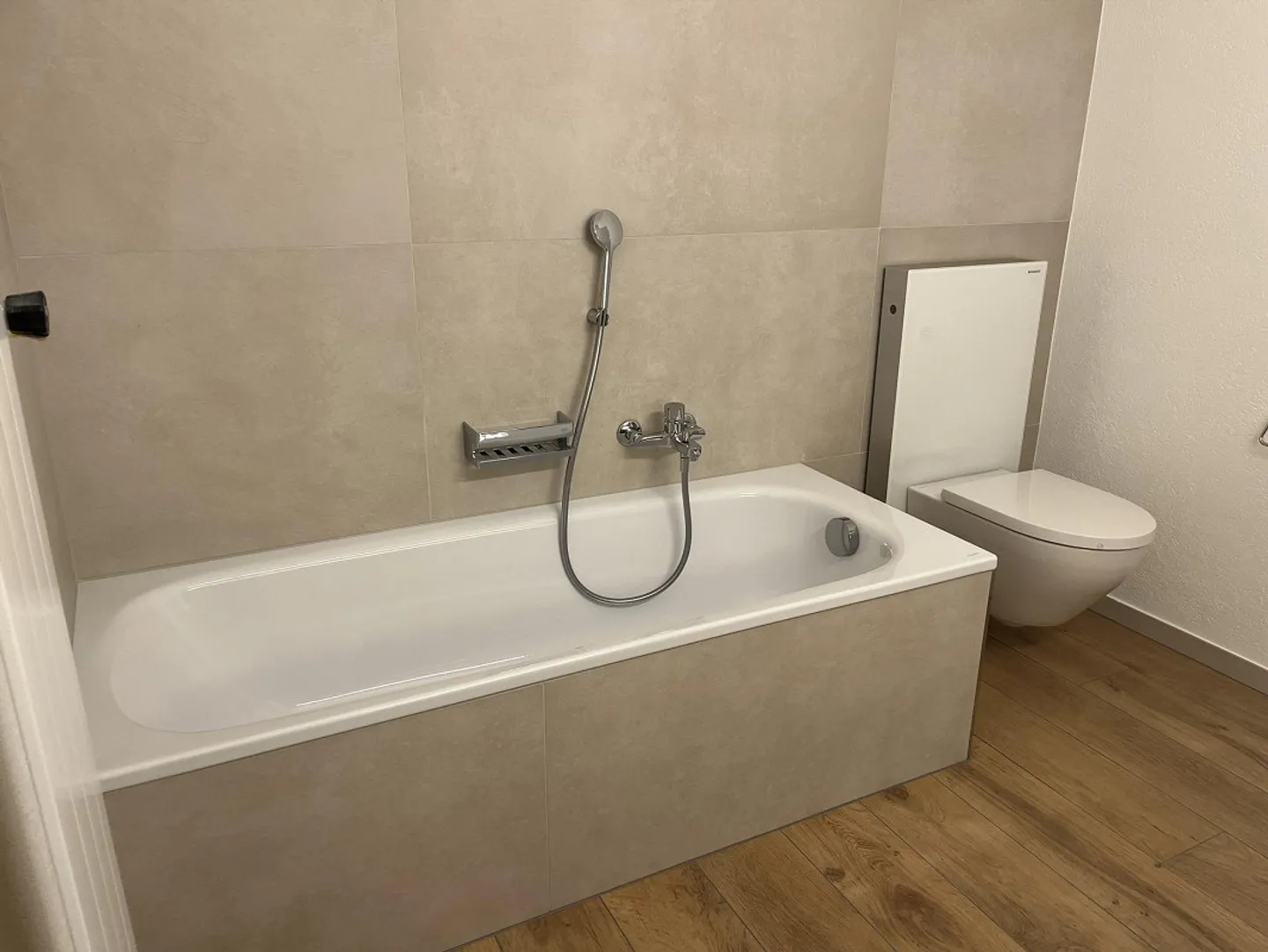 Apartment for rent in a 3-family house 1st floor - Photo 3 of 11