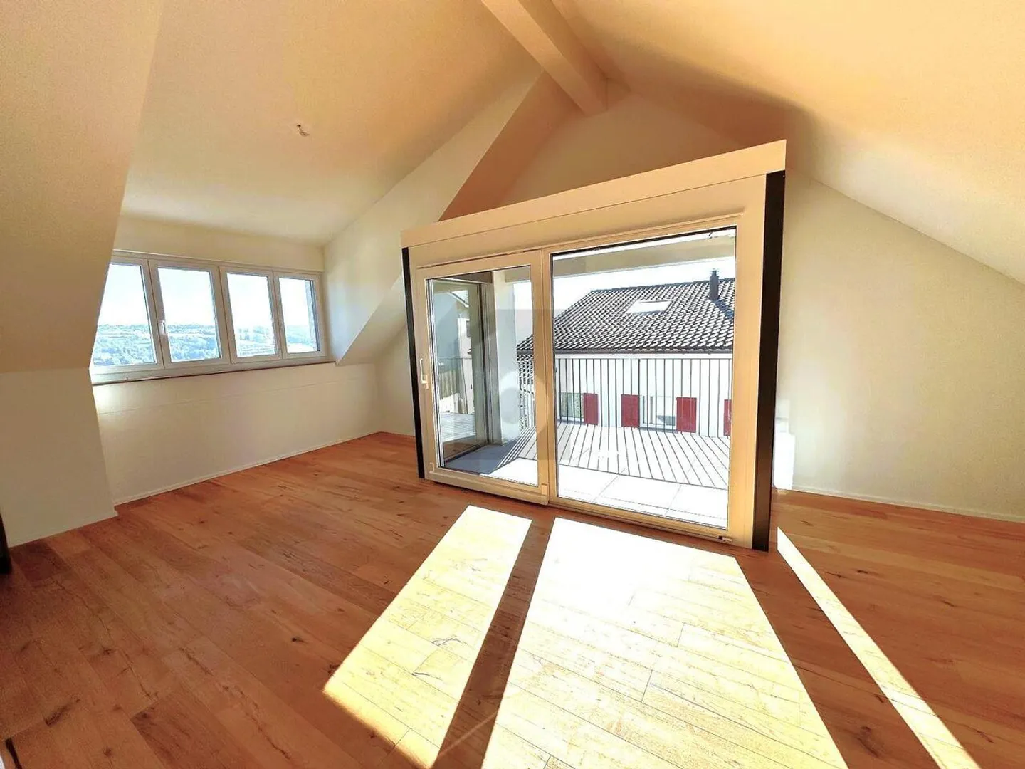 VUE PANORAMIQUE EN QUALITÉ DE PROPRIÉTÉ - Photo 3 sur 6