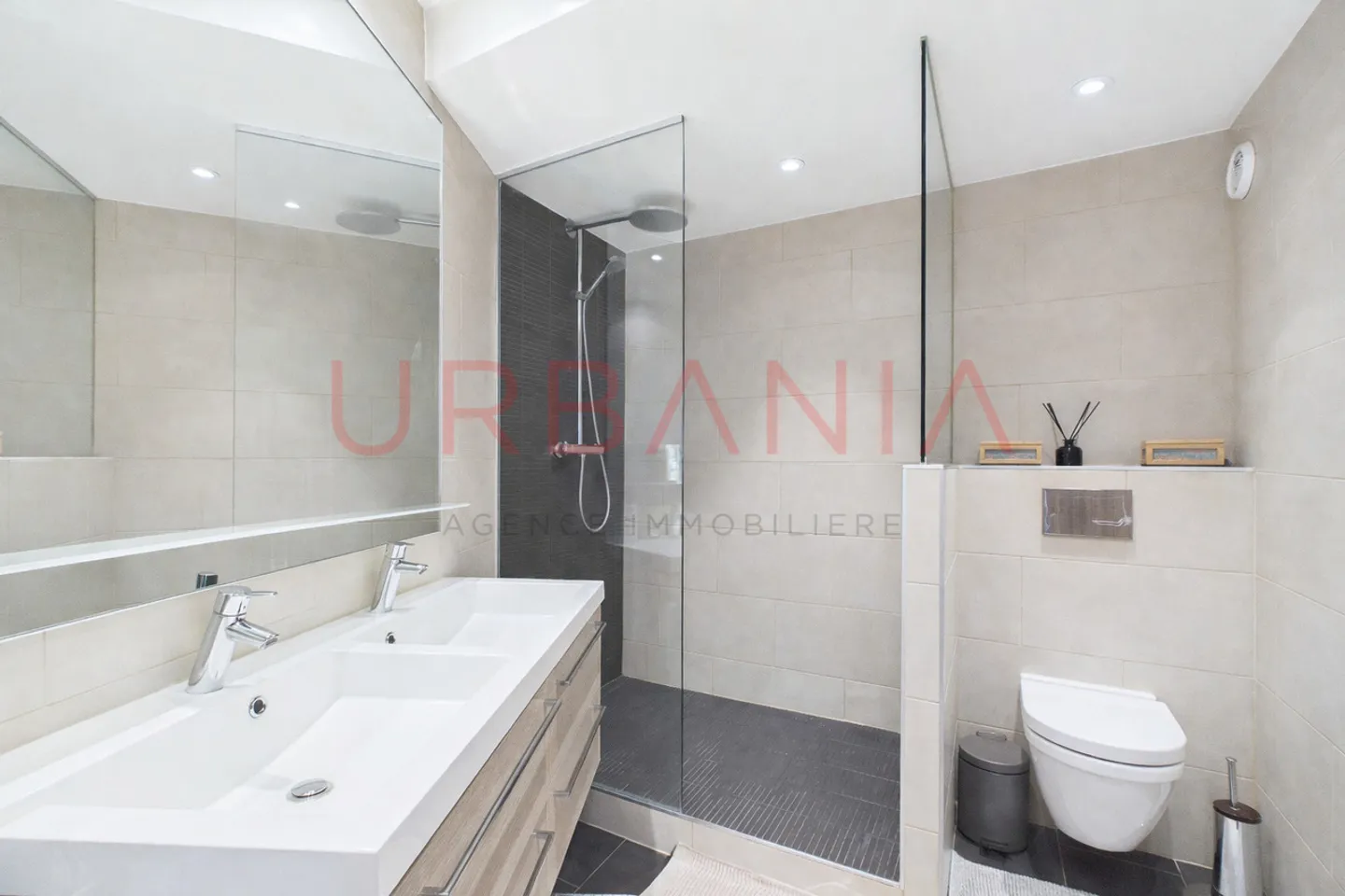 Magnifique attique en duplex situé dans le quartier de Florissant - Foto 8 von 10