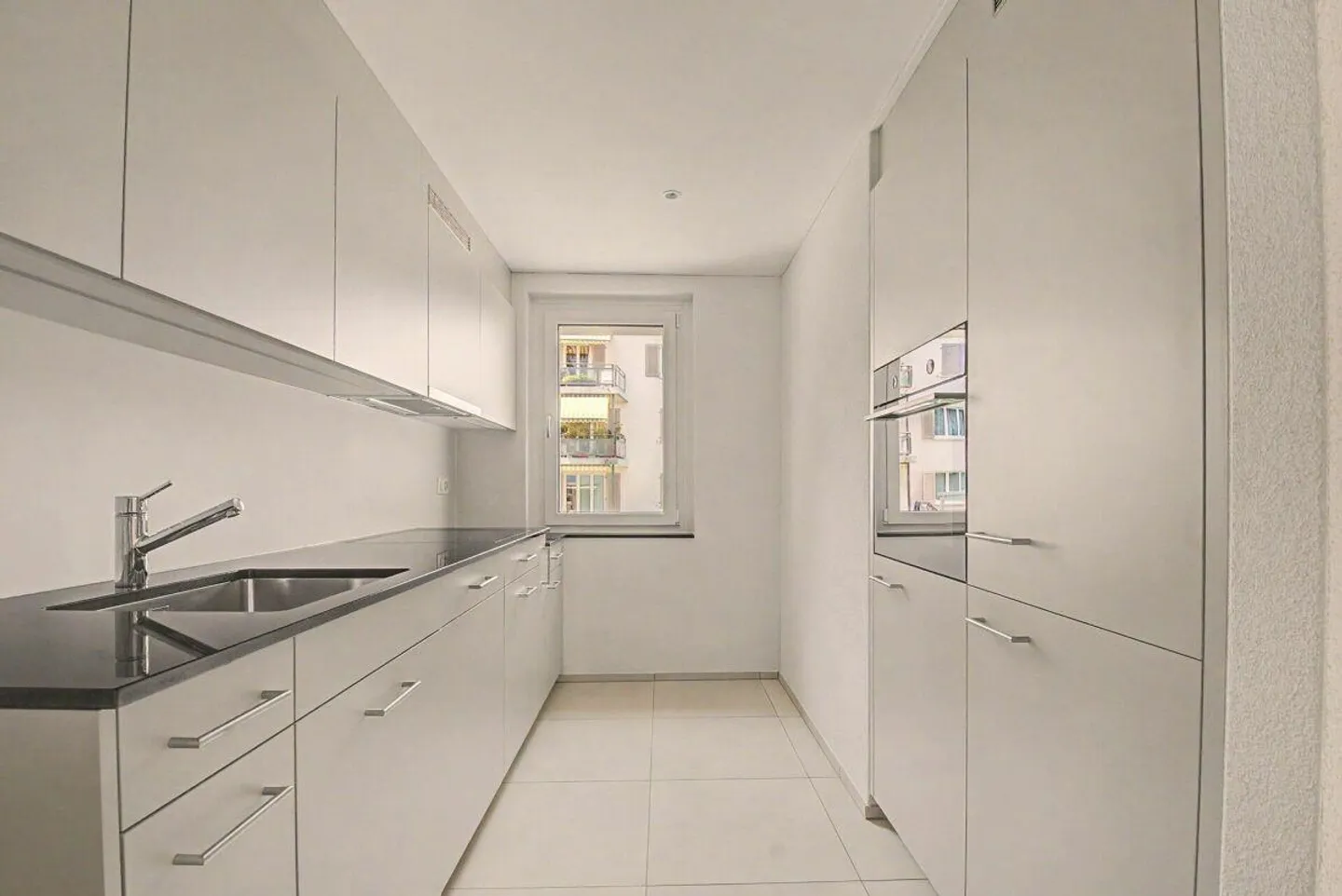 Modernes 2.5-Zimmer-Apartment mit Seesicht - Foto 4 von 9