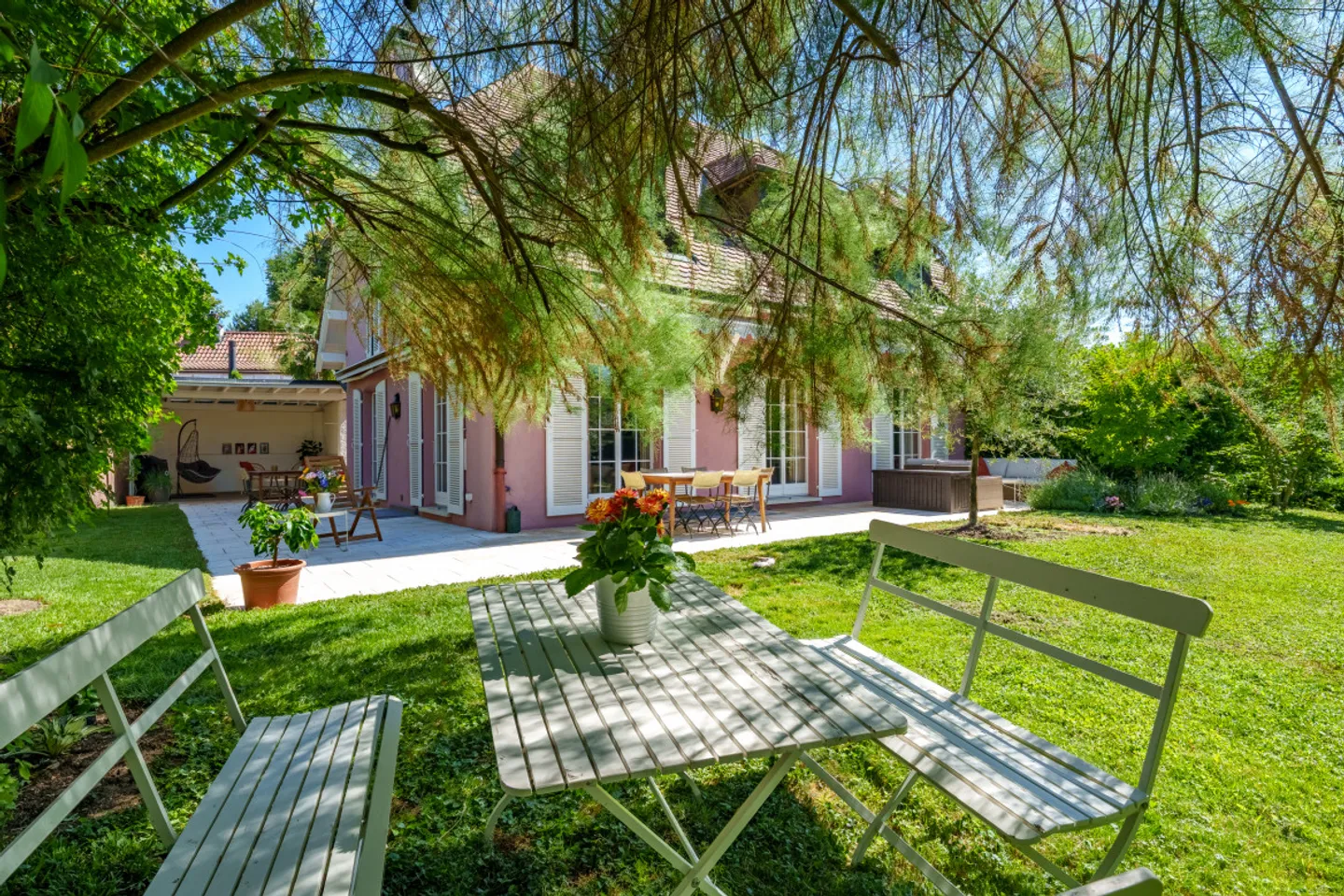 Familienhaus in Collonge-Bellerive – Zugang zum See und poolfähiger Garten - Foto 2 von 13