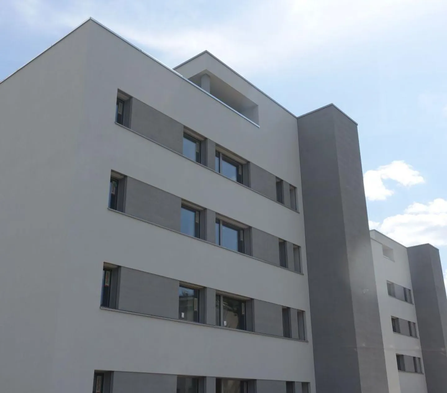 Moderne Wohnung in Reinach - Foto 1 von 17