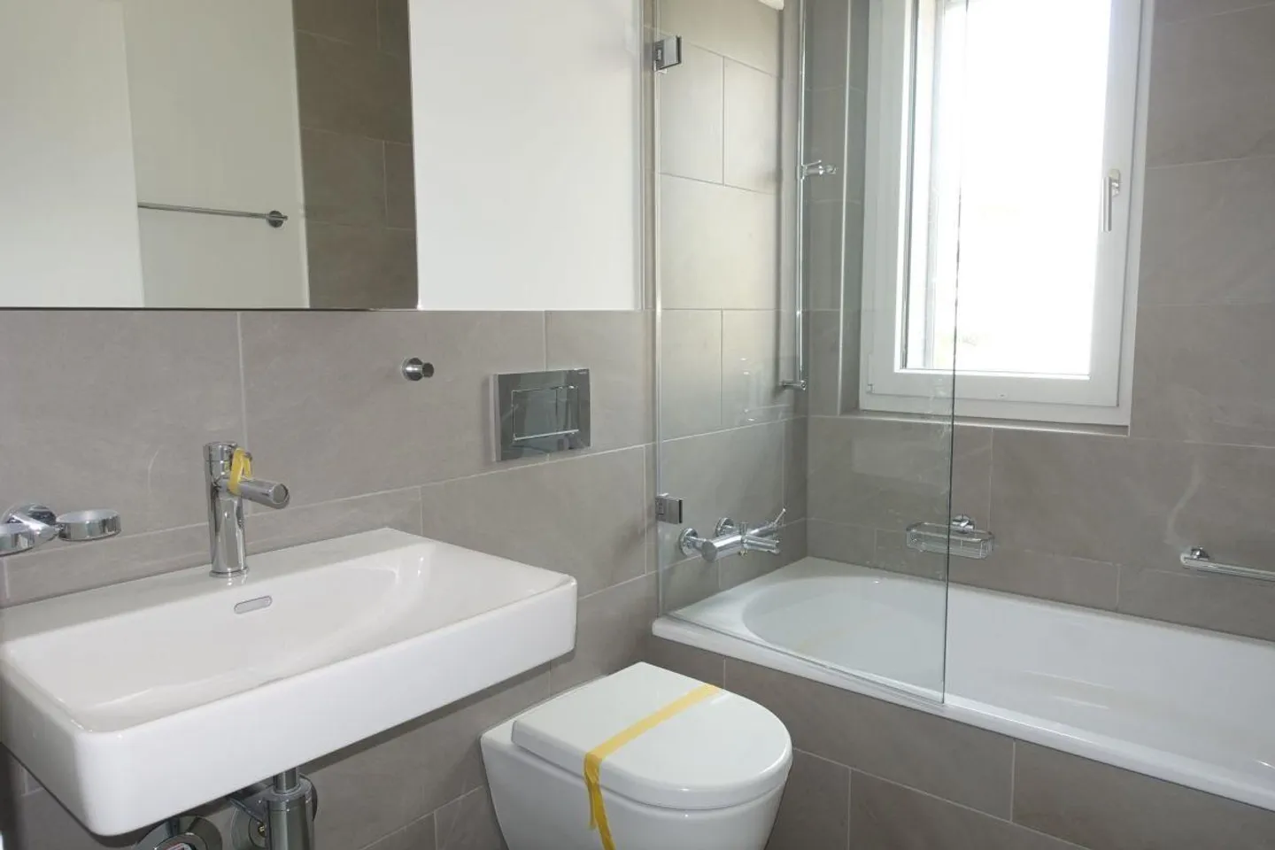 Moderne Wohnung in Reinach - Foto 2 von 17