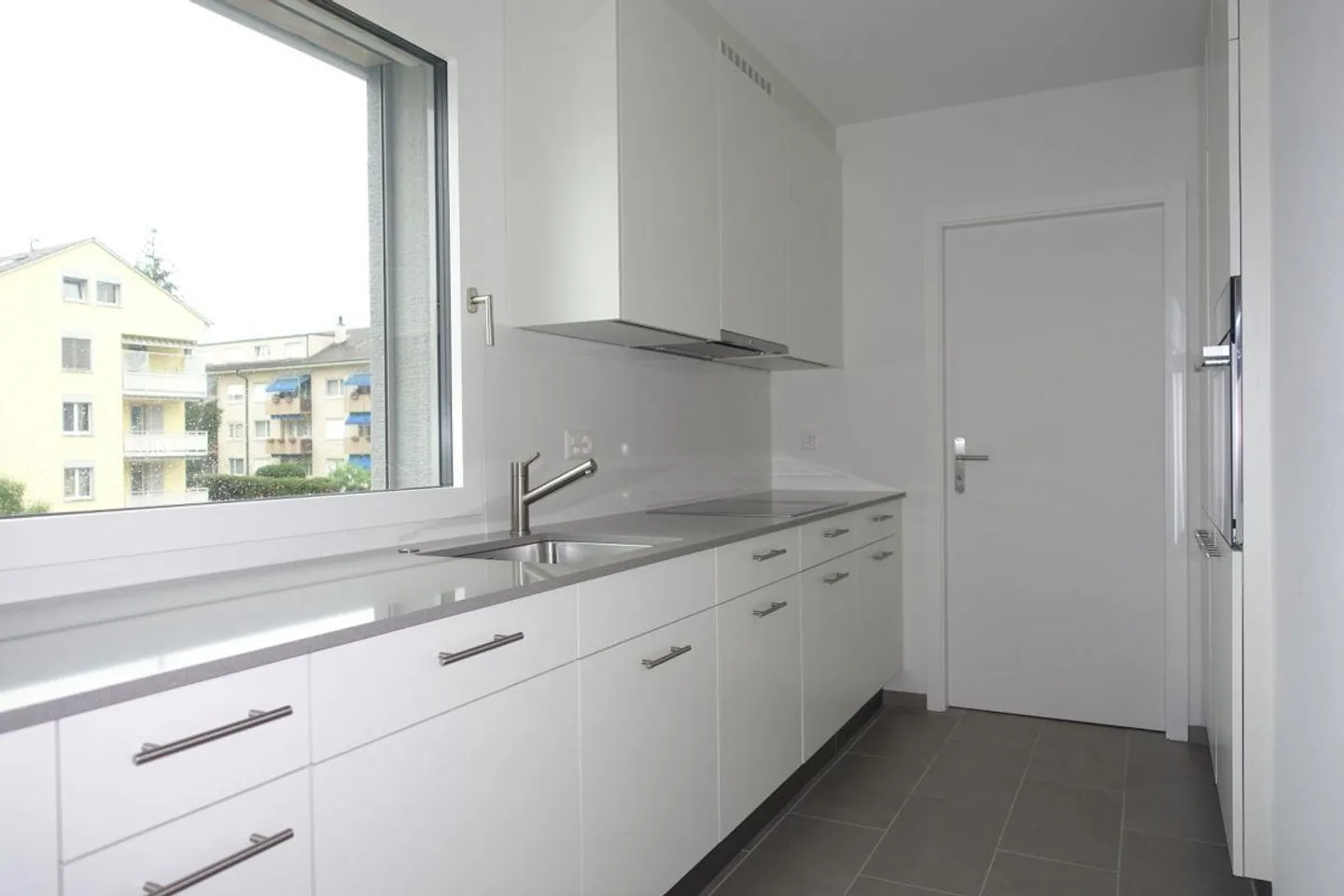Moderne Wohnung in Reinach - Foto 3 von 17