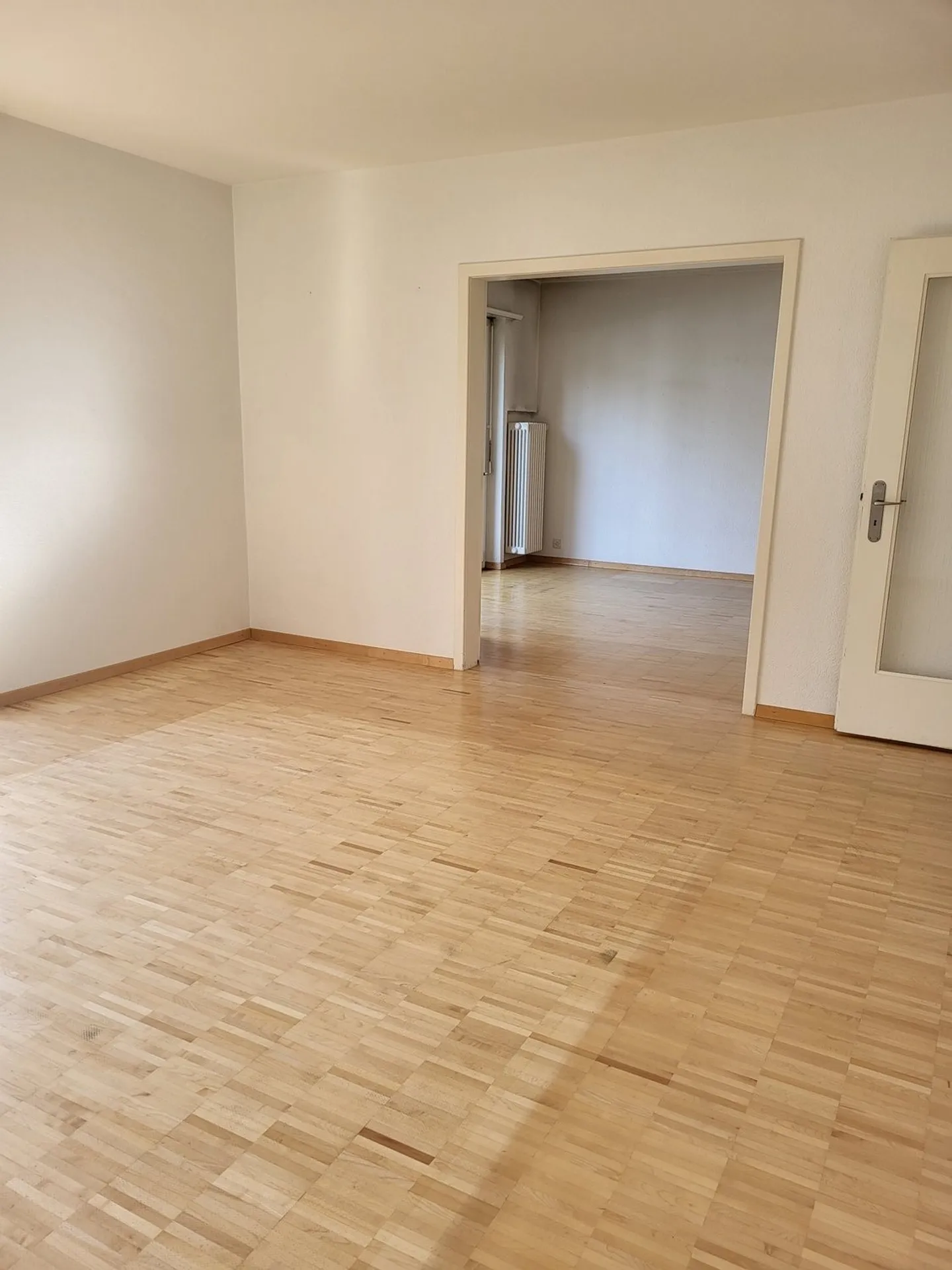 Moderno appartamento con 3 camere e balcone a Bienne - Foto 1 di 12