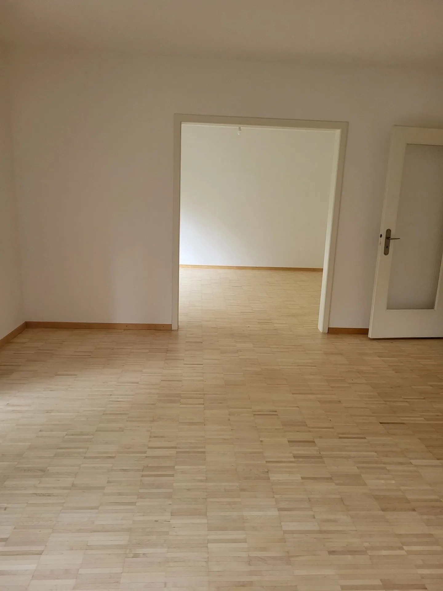 Moderno appartamento con 3 camere e balcone a Bienne - Foto 7 di 12