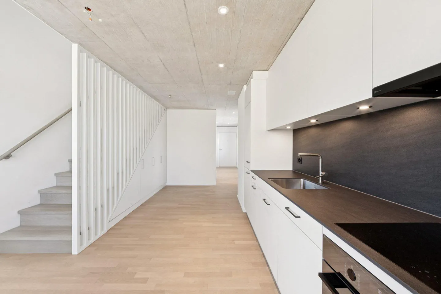 Moderno attico con carattere nel quartiere urbano 6 - Foto 2 di 11