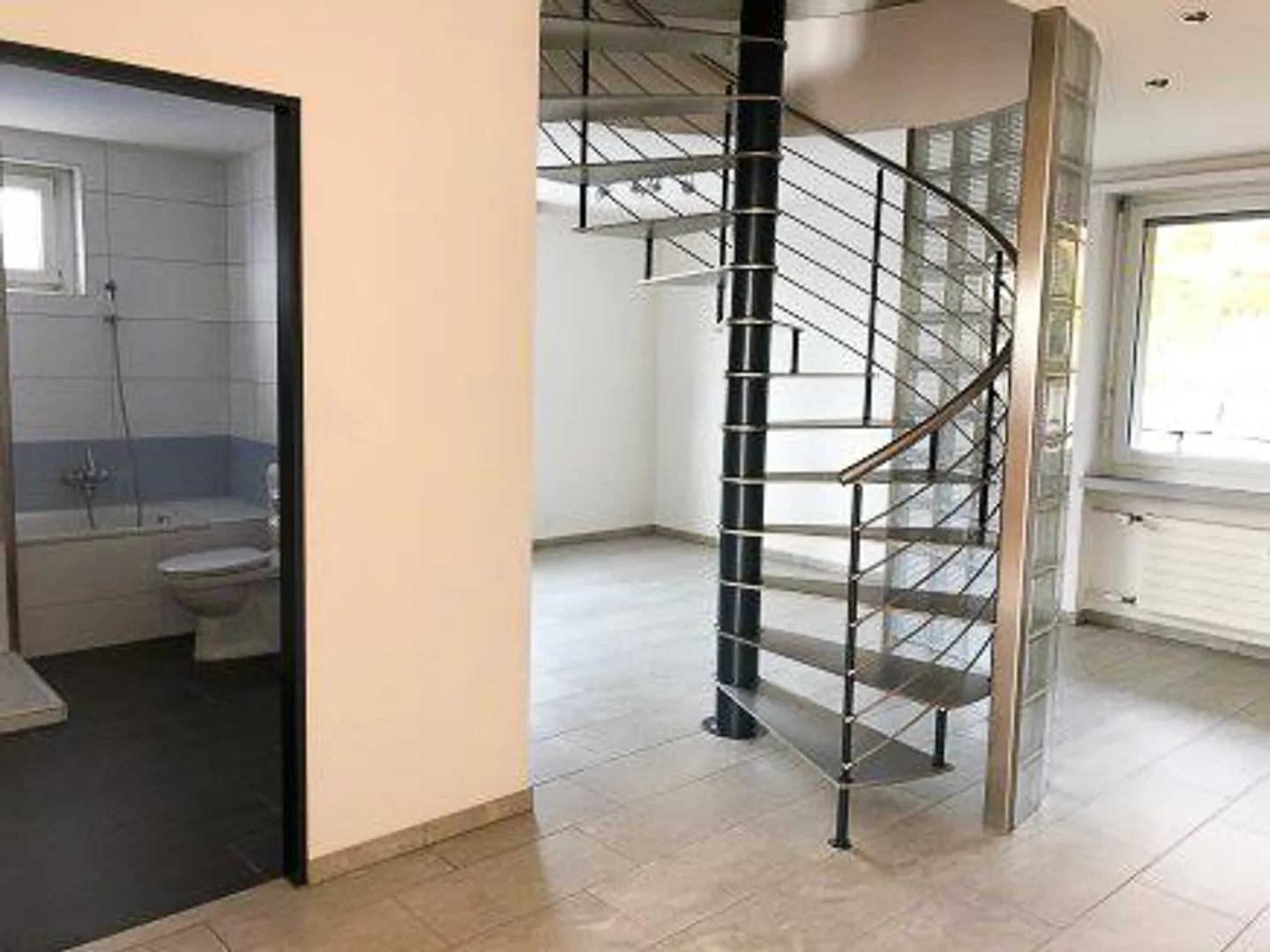 5 ½ Zimmer-Wohnung in Hegnau mieten - Foto 1 von 12