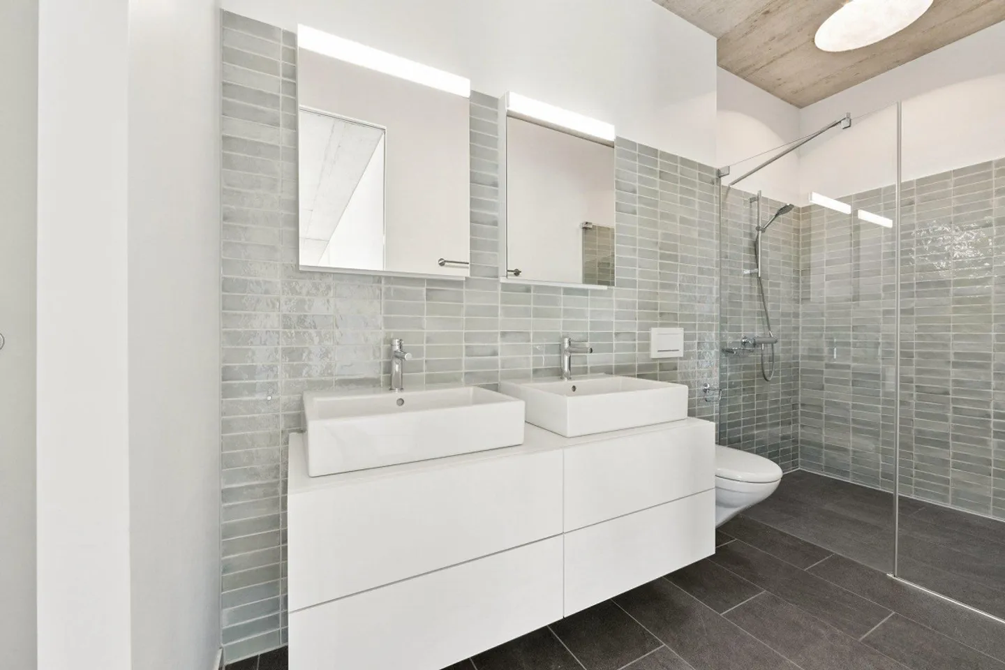 Moderno attico con carattere nel quartiere urbano 6 - Foto 4 di 11