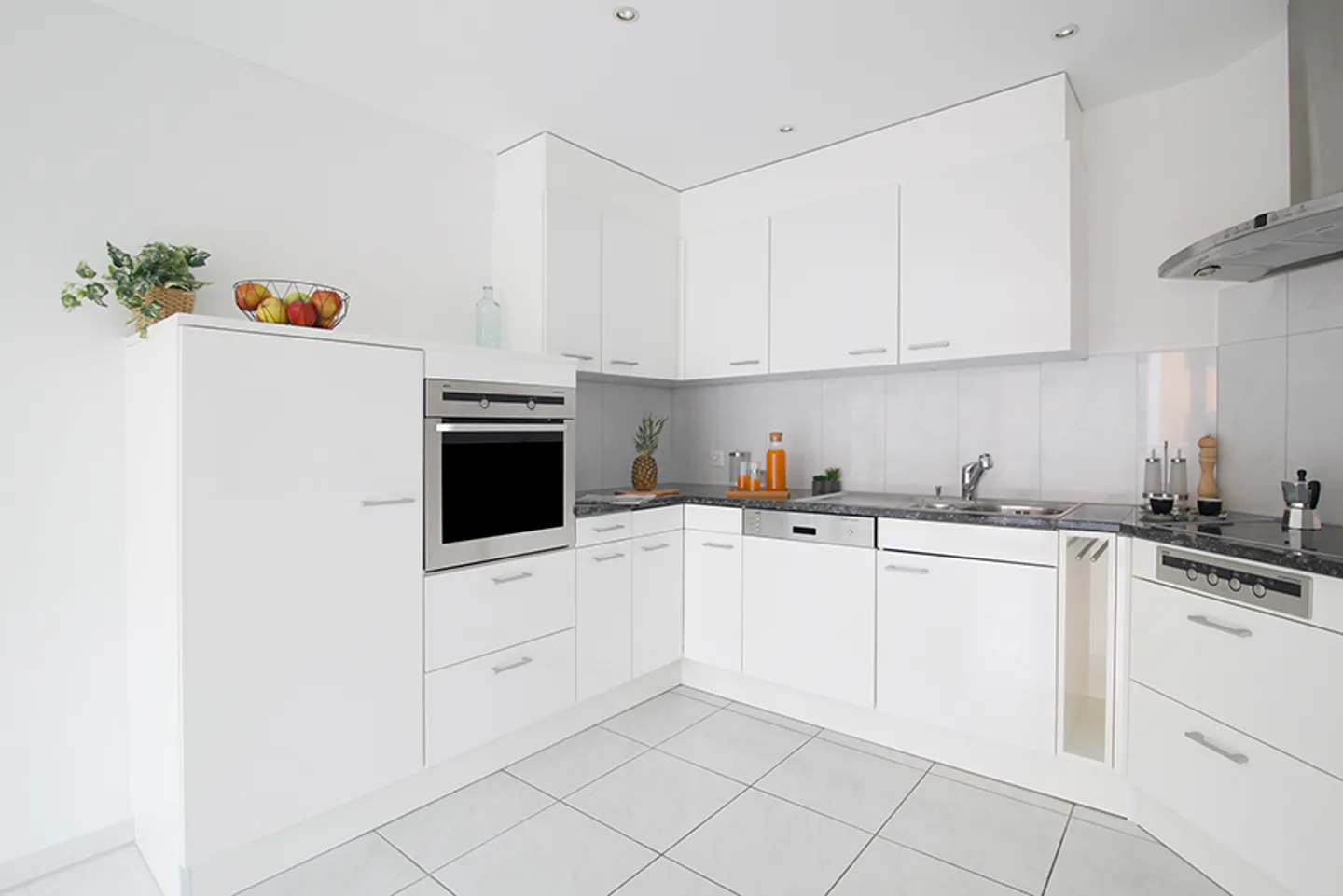 Top modern Minergie apartment in a central location - Photo 4 of 8