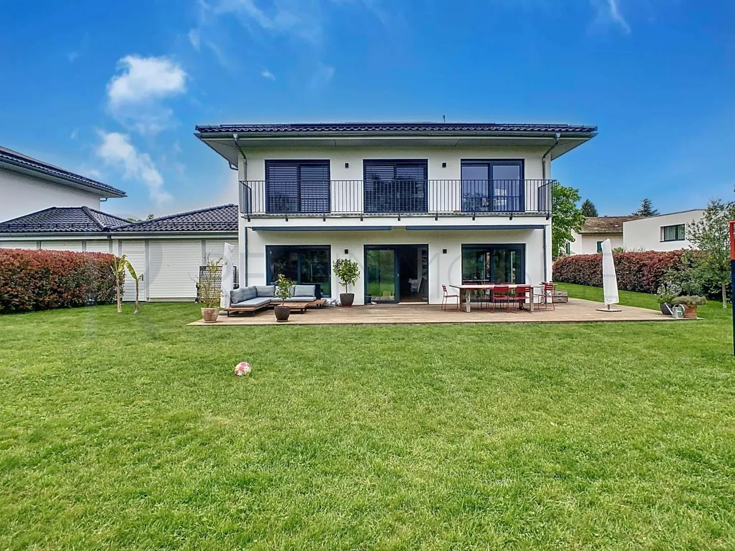 Casa contigua 5.5 stanze - Foto 1 di 12