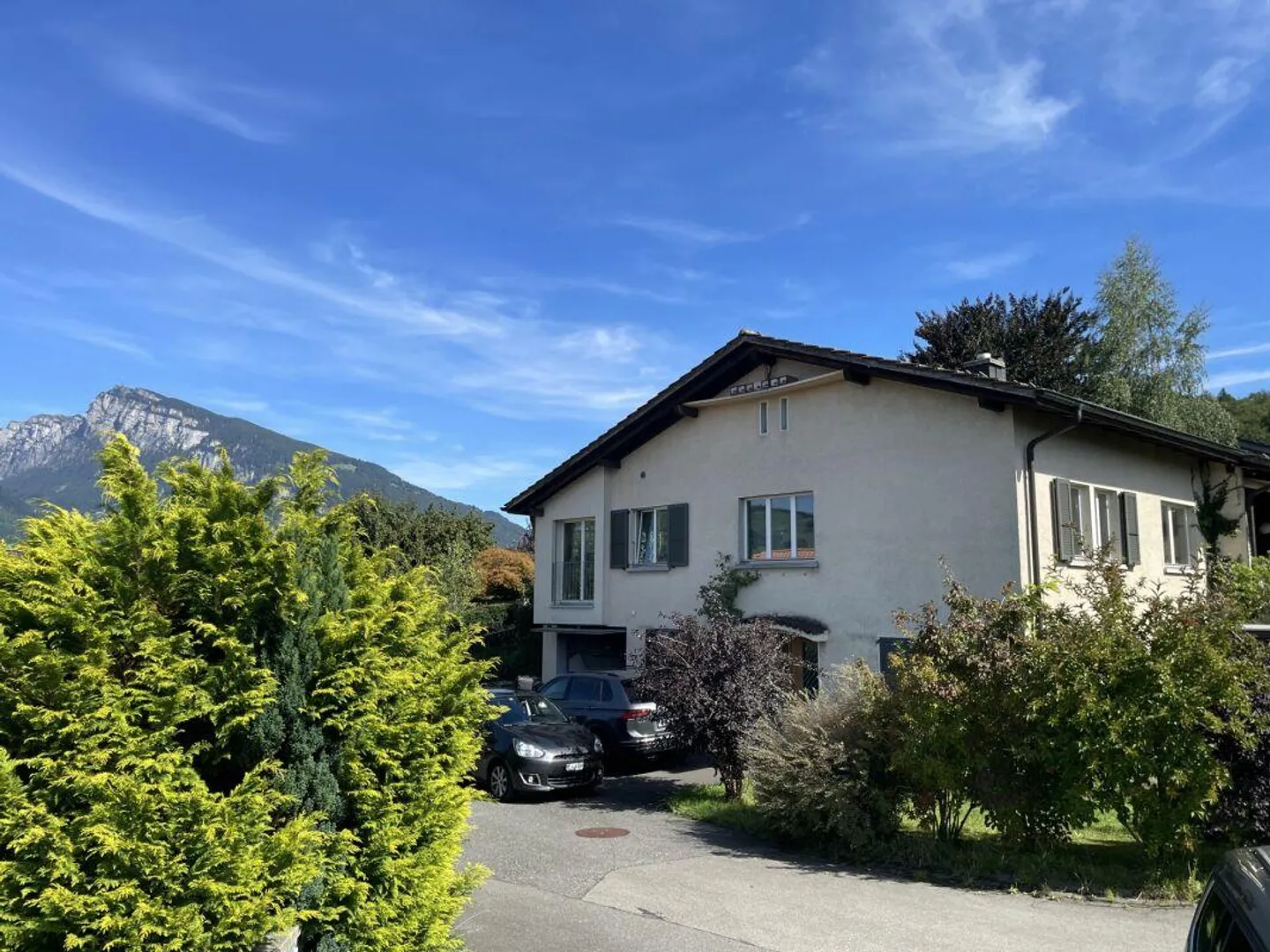 Casa unifamiliare ben tenuta di 5,5 locali con garage - Foto 1 di 15