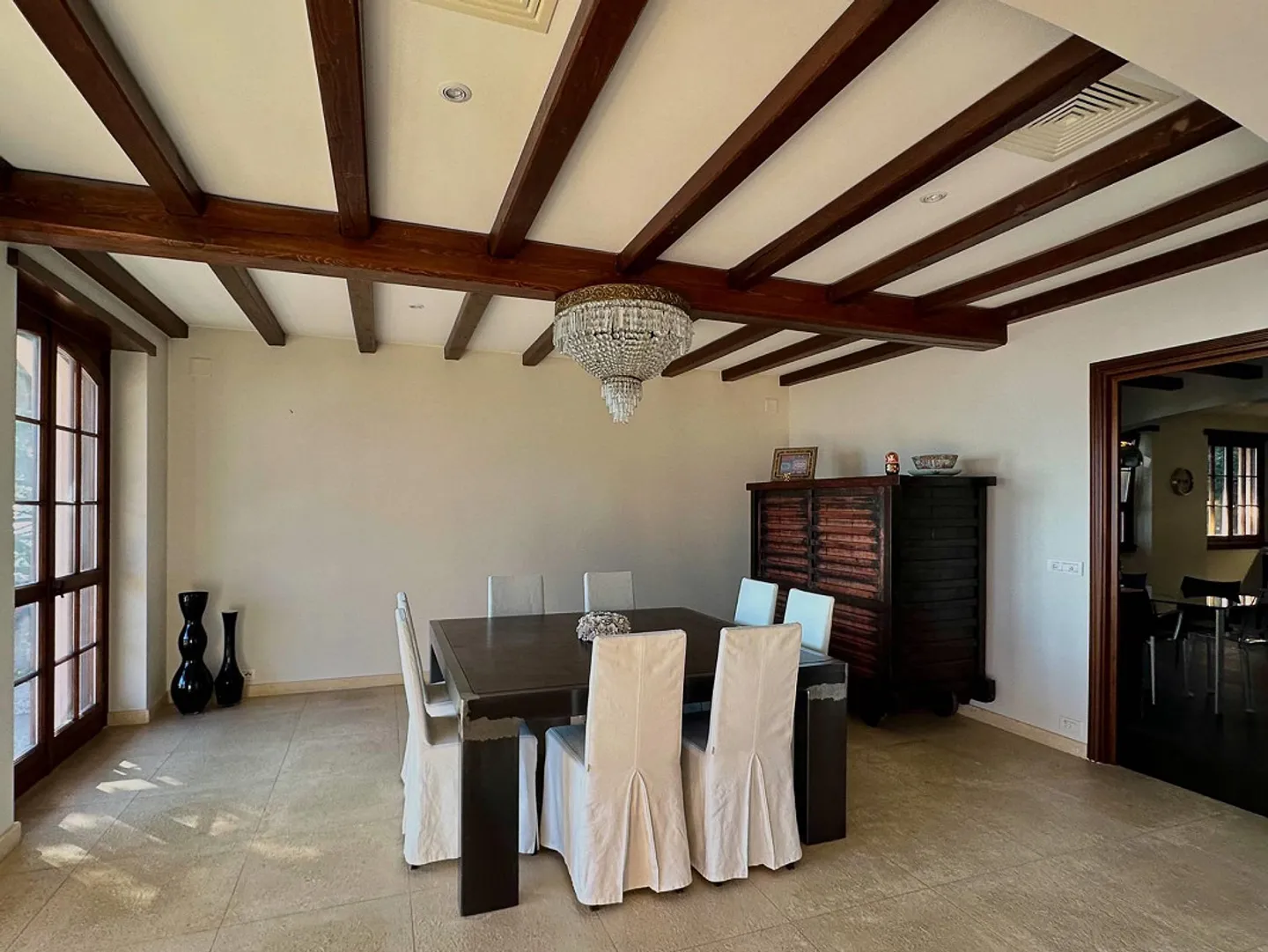 An oasis of luxury and privacy - Photo 4 of 13