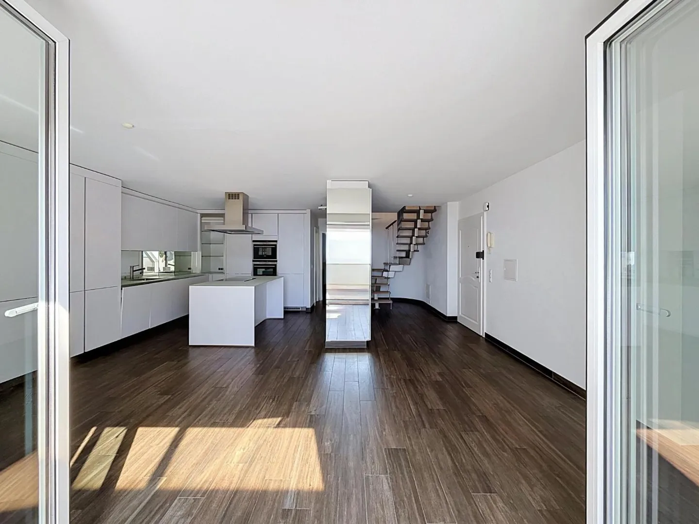 Duplex apartment with lake view - Photo 6 of 13