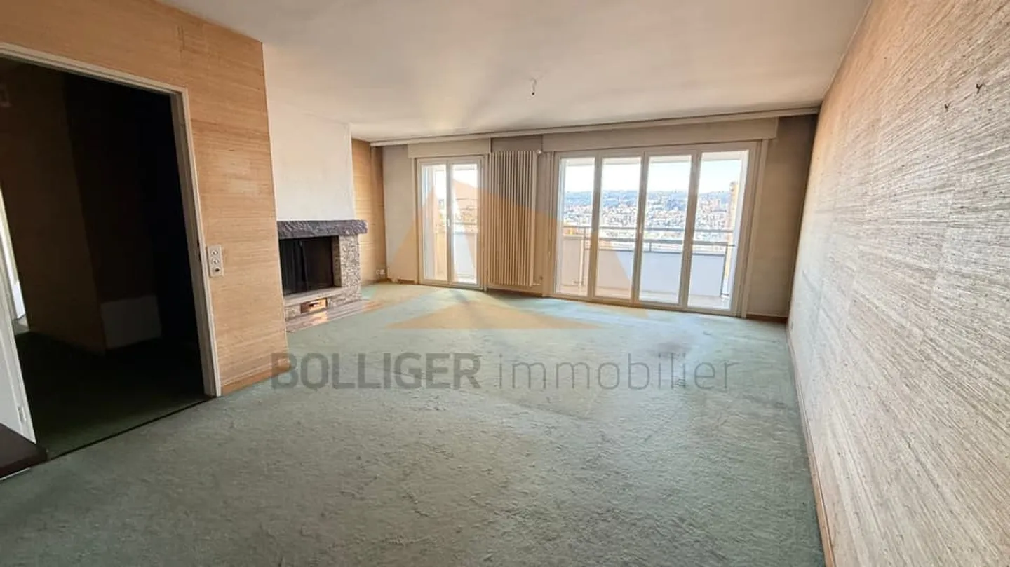ZU VERKAUFEN 6-ZIMMER-WOHNUNG MIT EINZELGARAGE - Foto 6 von 11