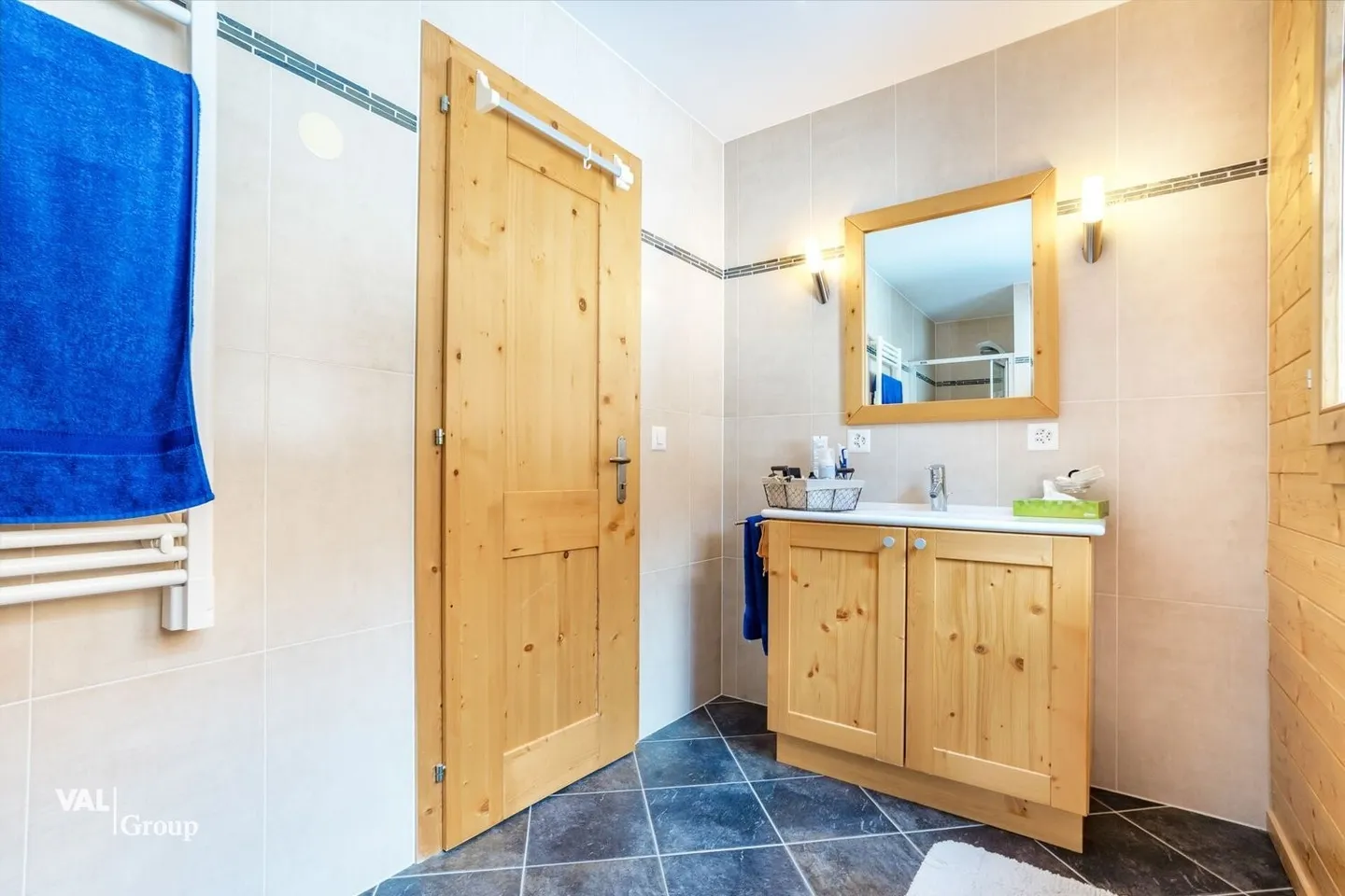 Magnifique appartement avec vue spectaculaire sur la Dent Blanche - Photo 5 sur 13