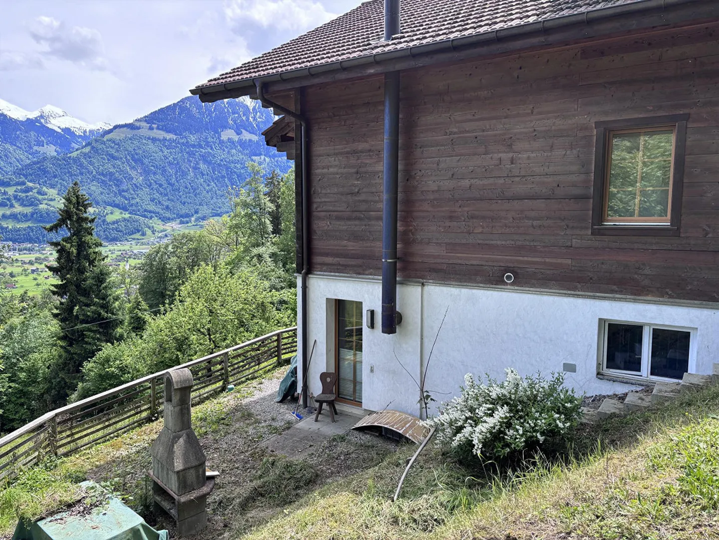 Charming 4.5-Room House with Scenic Views and Nature-Friendly Living - Photo 5 of 23
