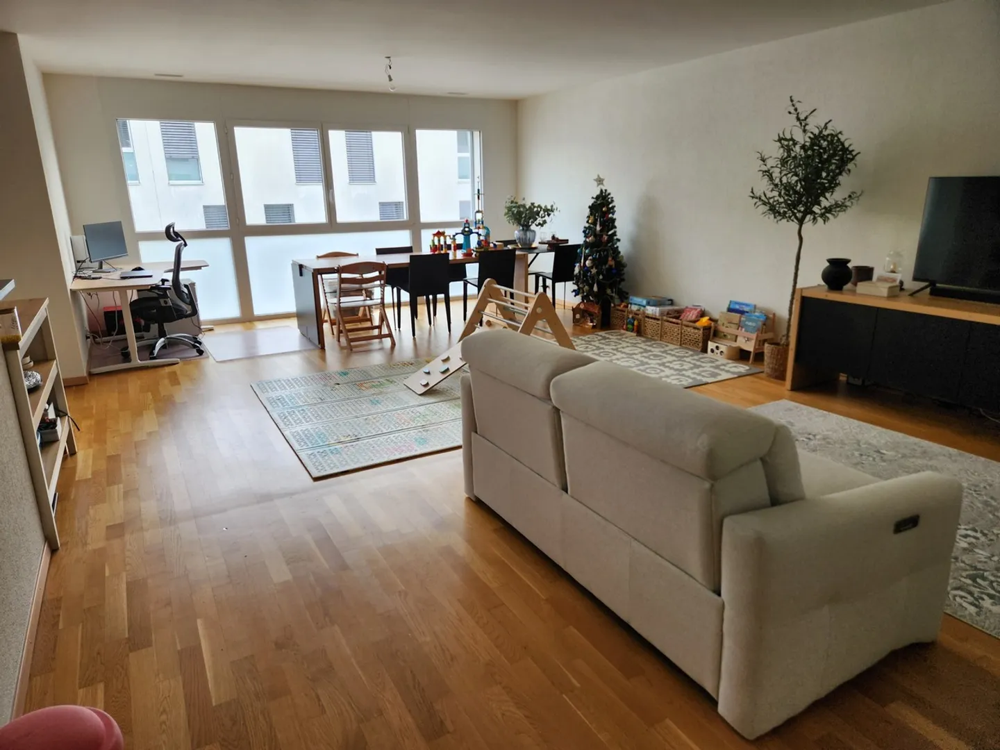 Stunning 4.5 rooms on the 5th floor - Photo 4 of 13