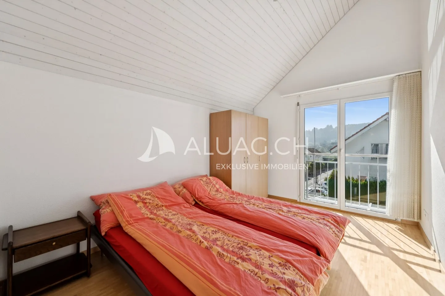 End Row House with Terrace and Garden - Photo 8 of 11