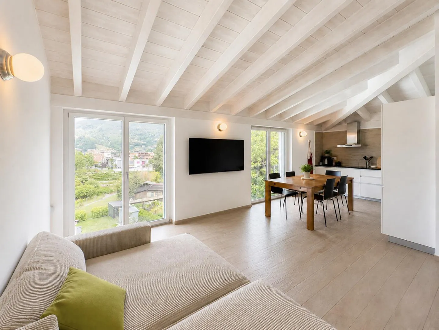 Modernes Apartment in Camorino - Foto 1 von 10